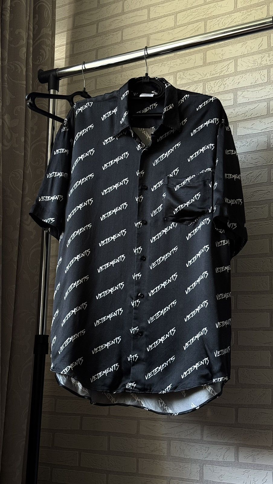 Vetements VETEMENTS MONOGRAM SHIRT Size US S / EU 44-46 / 1 - 1 Thumbnail