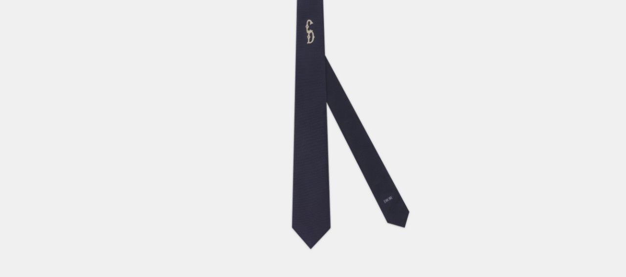 o1w1db10824 Size: OS / Interlaced Signature Tie in Navy Blue