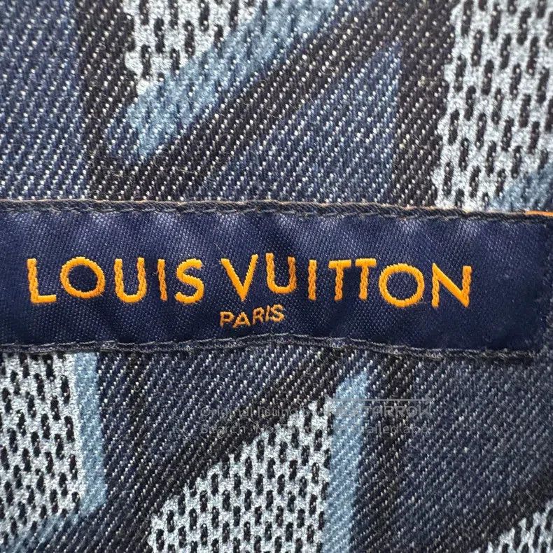 Louis Vuitton Louis Vuitton Prismatic full logo denim short sleeve shirt Size US XL / EU 56 / 4 - 6 Thumbnail