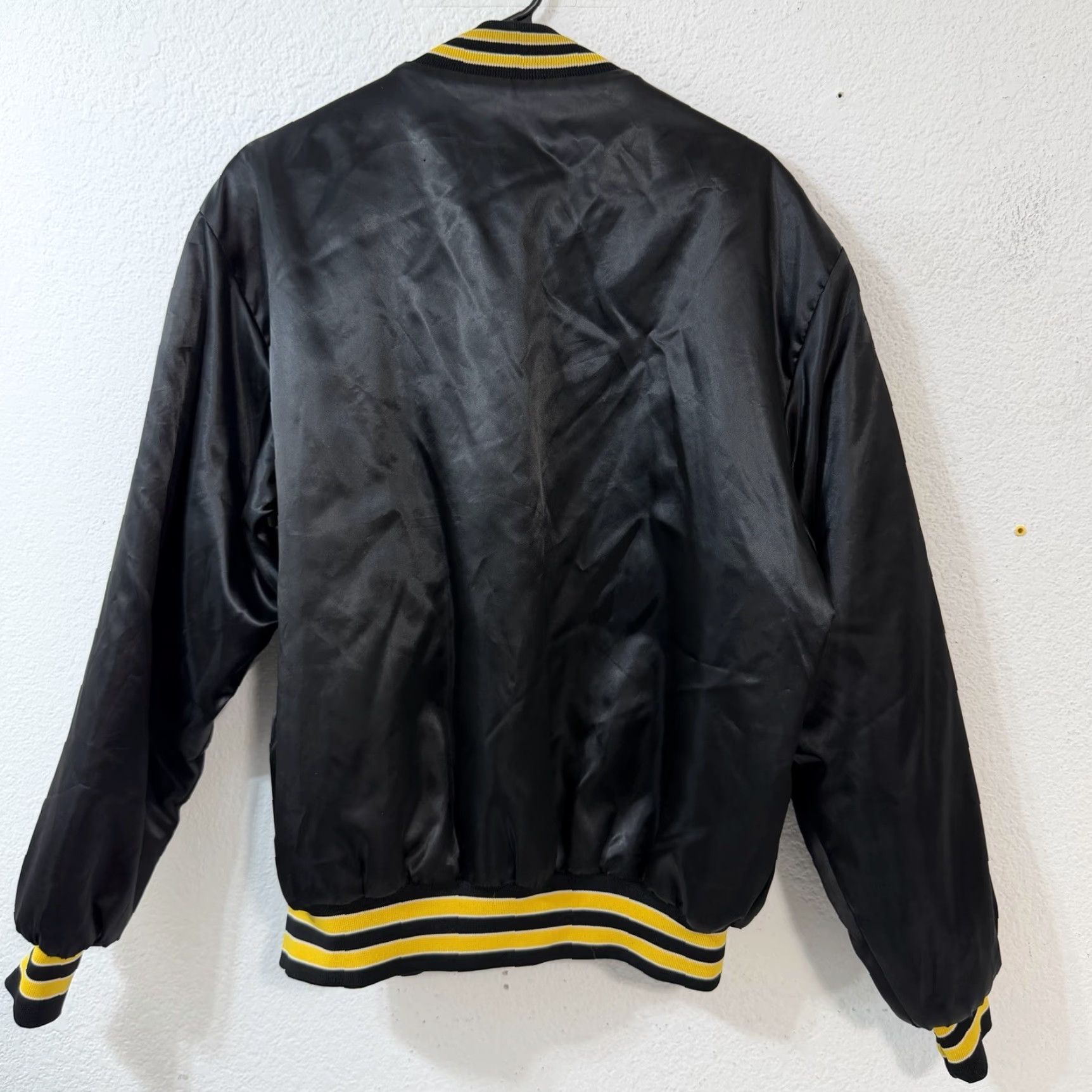 Vintage VINTAGE Swingster Jacket Men L Black Yellow Satin Embroidered Snap Satin Embroidered Swingster Jacket Men L Black Yellow Vintage Snaps Windsucher? Size US L / EU 52-54 / 3 - 6 Thumbnail