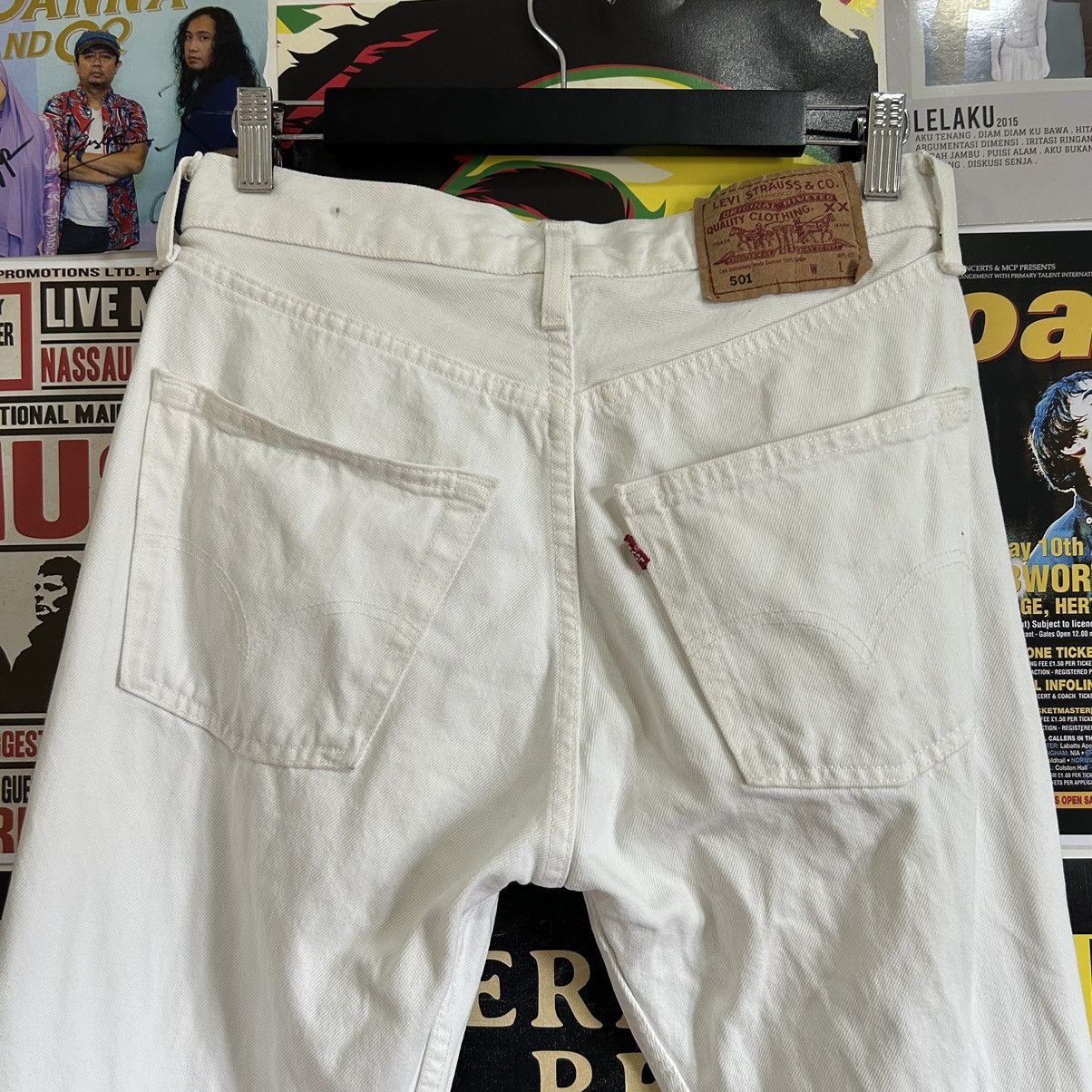 Levi's Vintage Levi’s 501 Made in UK White Denim Size US 30 / EU 46 - 9 Thumbnail