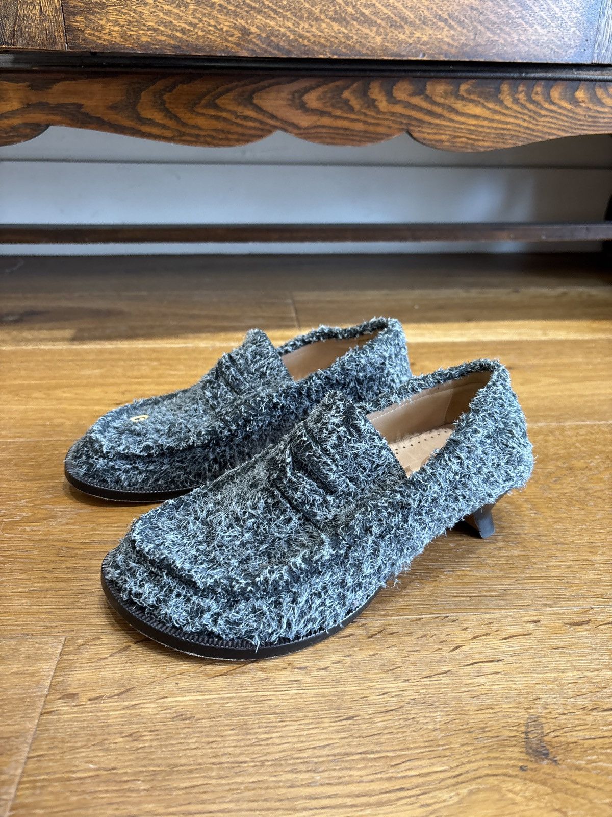 Loewe These are Loewe fuzzy grey leather-lined kitten heel loafers Size US 6 / IT 36 - 5 Thumbnail