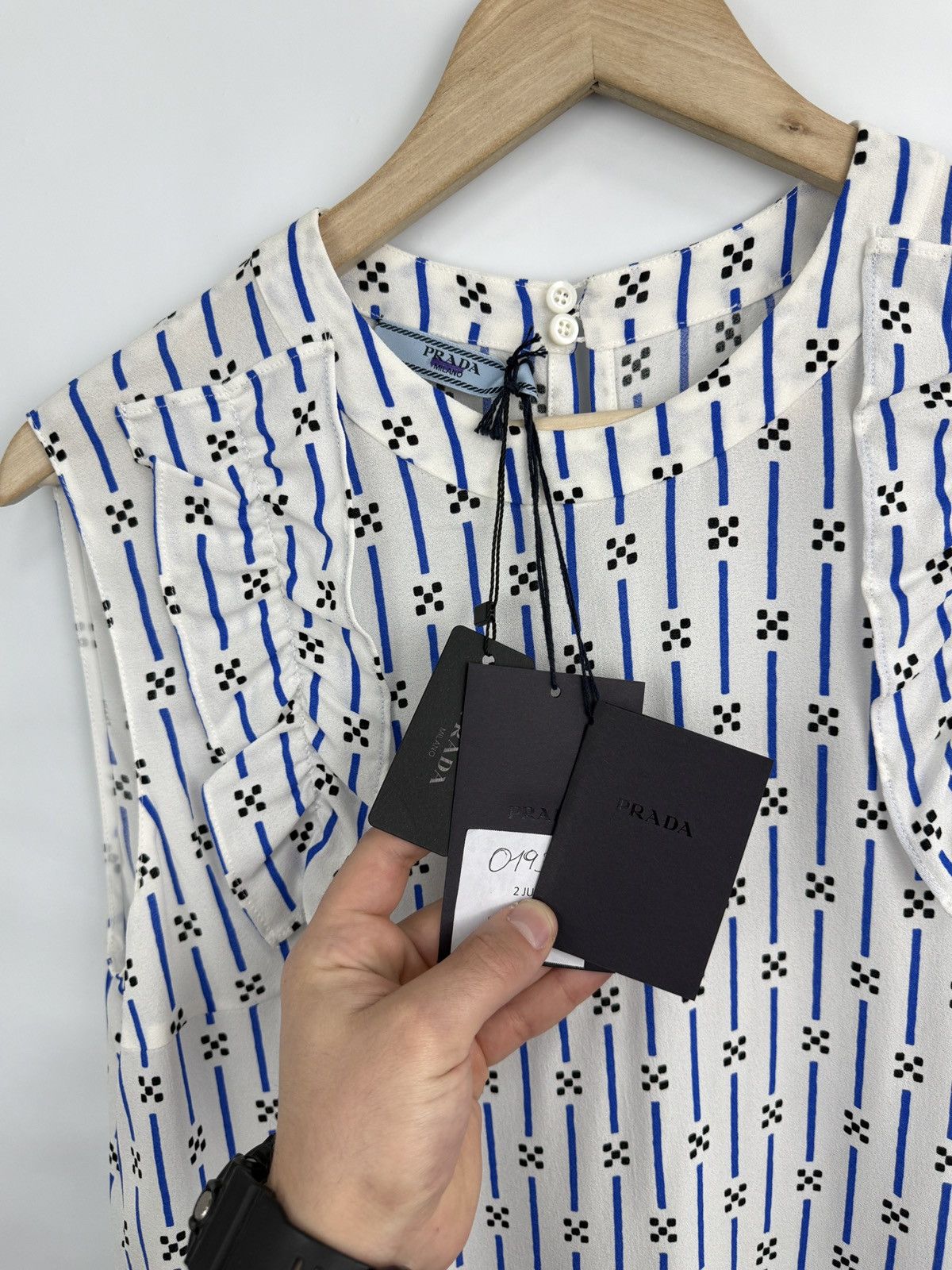 Prada ❗️NWT 🇮🇹 Prada Milano Ruffle Sleeveless Silk Blend Blouse Top Size L / US 10 / IT 46 - 4 Thumbnail