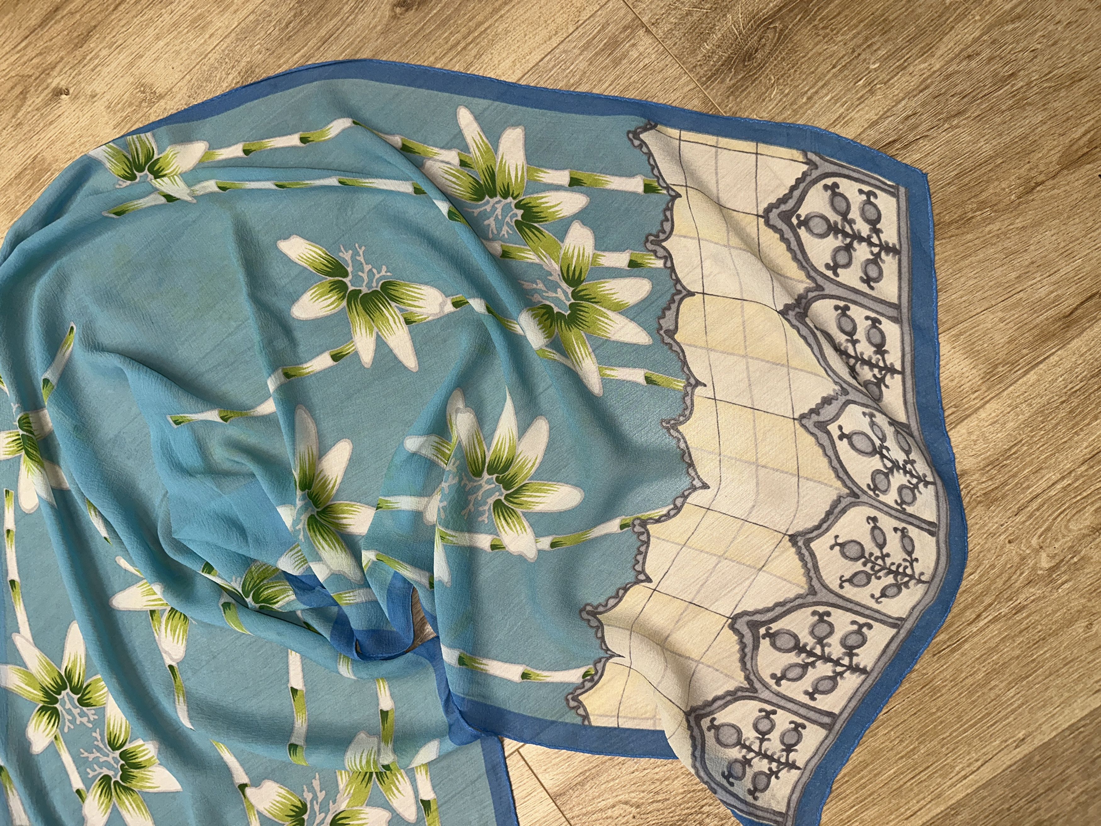 Ralph Lauren Purple Label Shawl Ralph Lauren Purple Label Silk Scarf Floral 145x50 Cm Size ONE SIZE - 8 Thumbnail