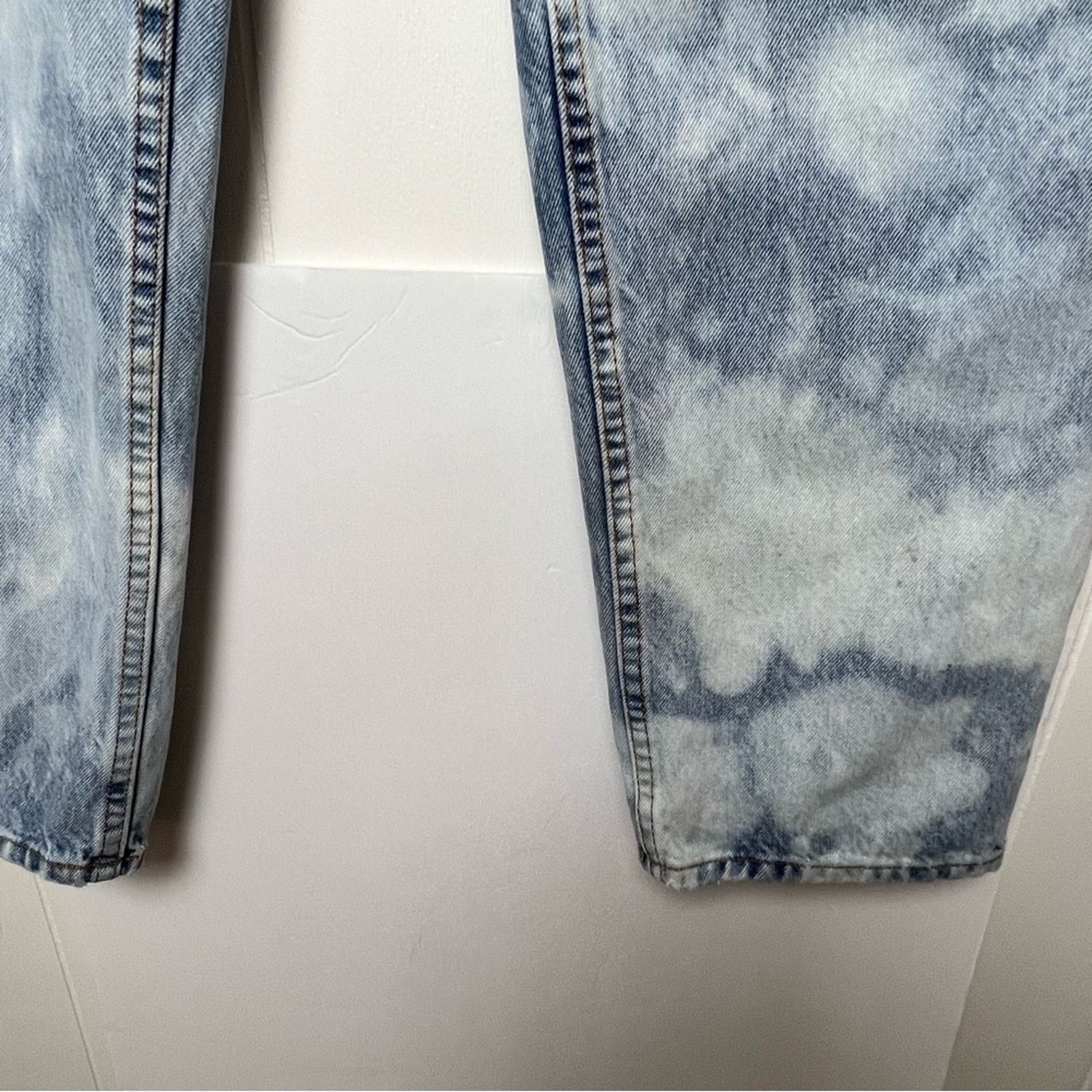 Gap Gap Distressed Marble Bleached Upcycled High Waist Mom Jean Size 32" / US 10 / IT 46 - 11 Thumbnail