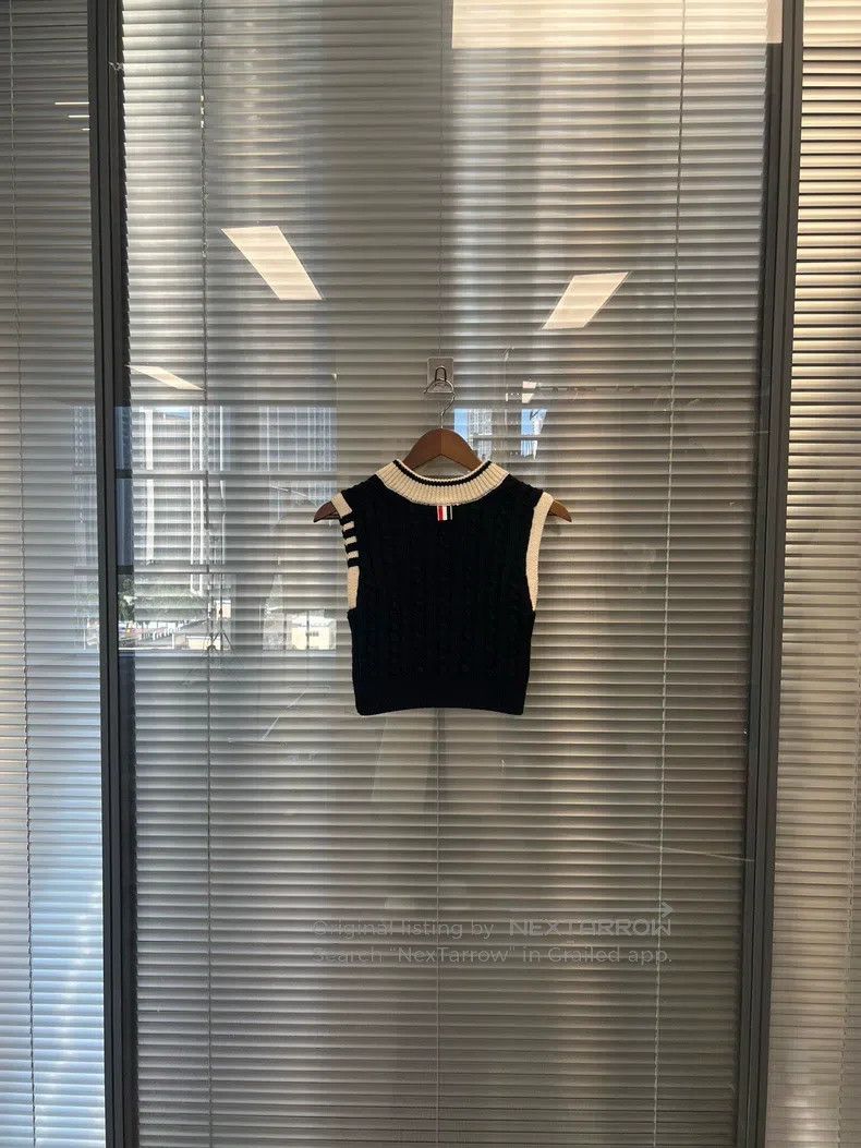 Thom Browne Thom Browne Ladies' knitted vest Size XS / US 0-2 / IT 36-38 - 2 Thumbnail