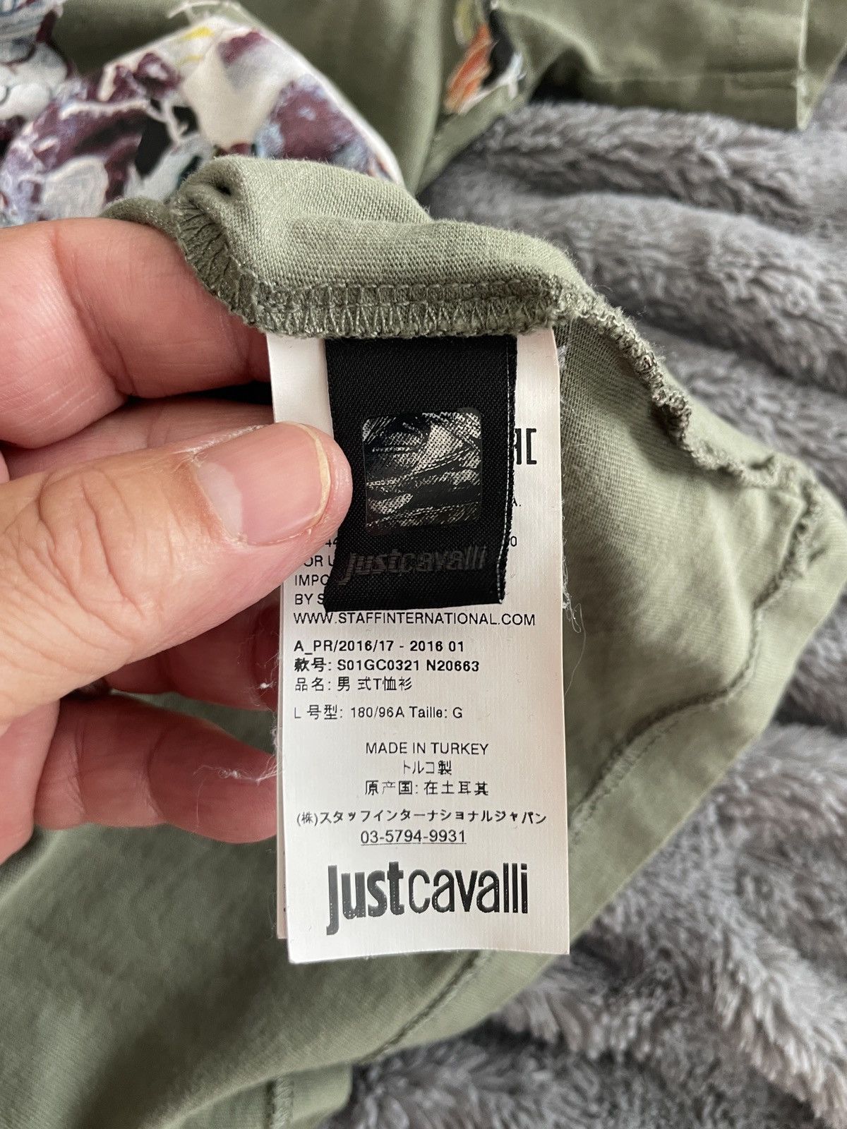 Just Cavalli Japanese Dragons V Neck tee Size US L / EU 52-54 / 3 - 11 Thumbnail