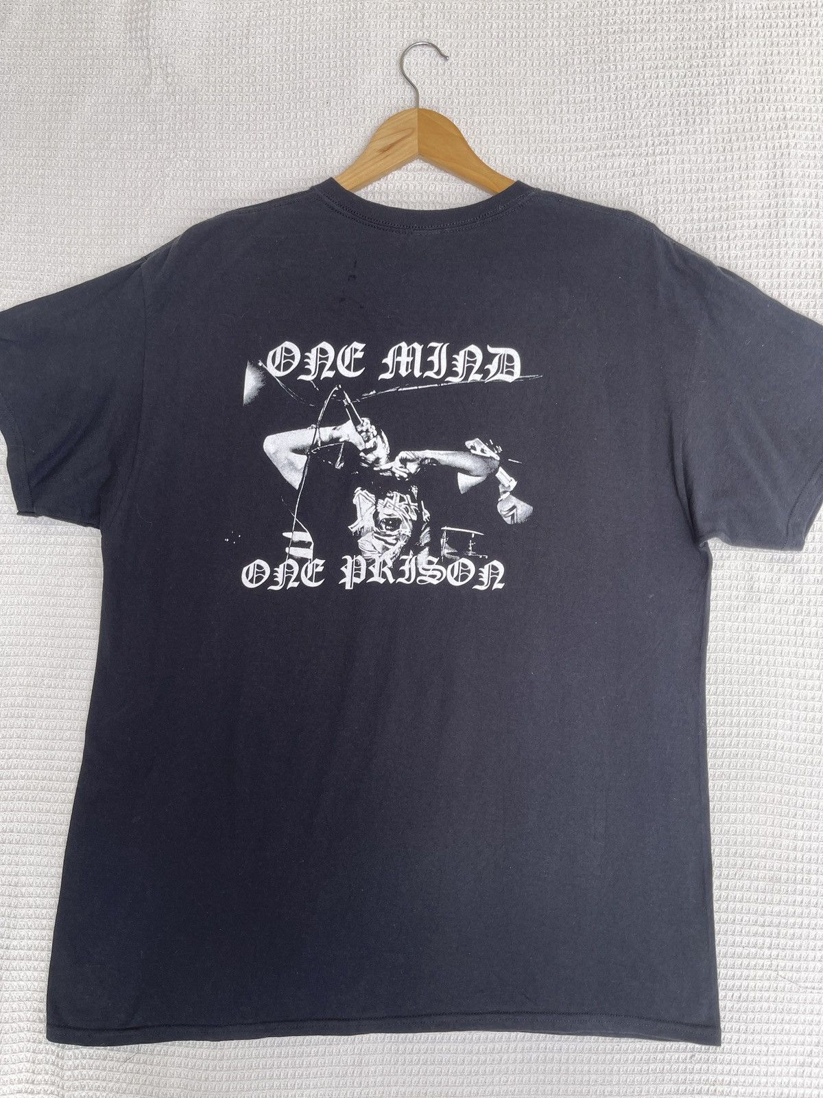 Band Tees Last🔥Vtg OVERPOWER One Mind One Prison Metal Band Tee Size US XL / EU 56 / 4 - 8 Thumbnail
