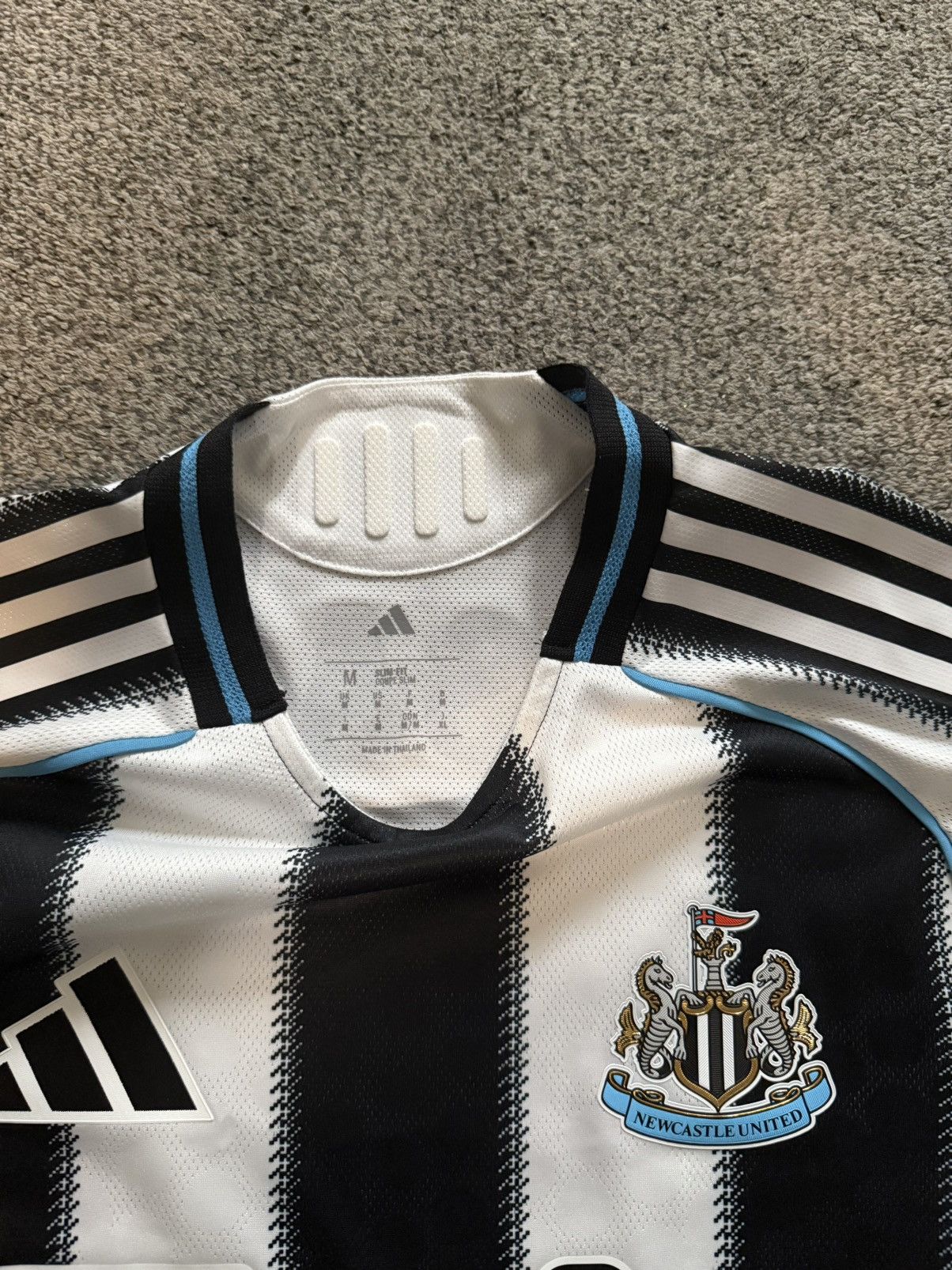 Adidas Alexander Isak Adidas 2025/26 Authentic Player Jersey Size US M / EU 48-50 / 2 - 3 Thumbnail