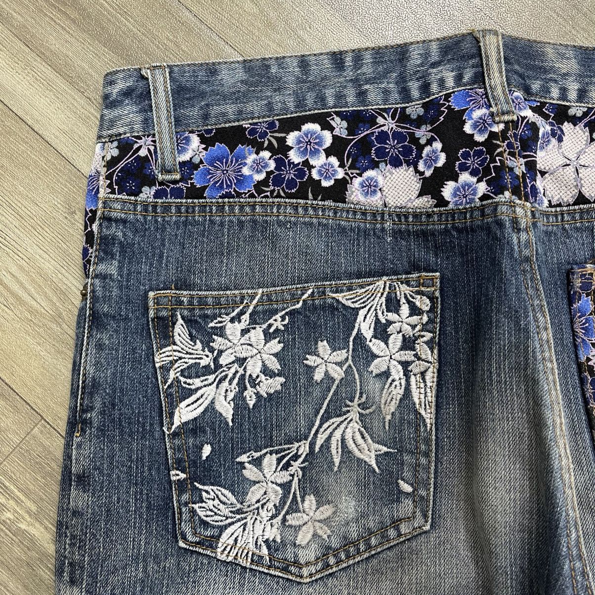 Karakuri Tamashii Y2K Karakuri Tamashii Koi Flowers Embroidered Ed kardy Jeans Size US 30 / EU 46 - 16 Thumbnail