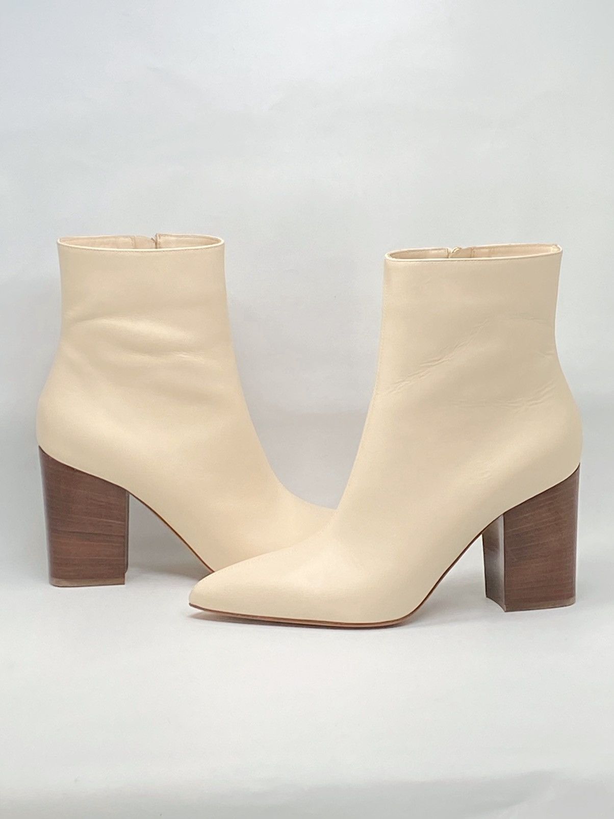 Gabriela Hearst Gabriela Hearst Rio Ankle Boot in Cream Leather size 39.5 Size US 9.5 / IT 39.5 - 10 Thumbnail