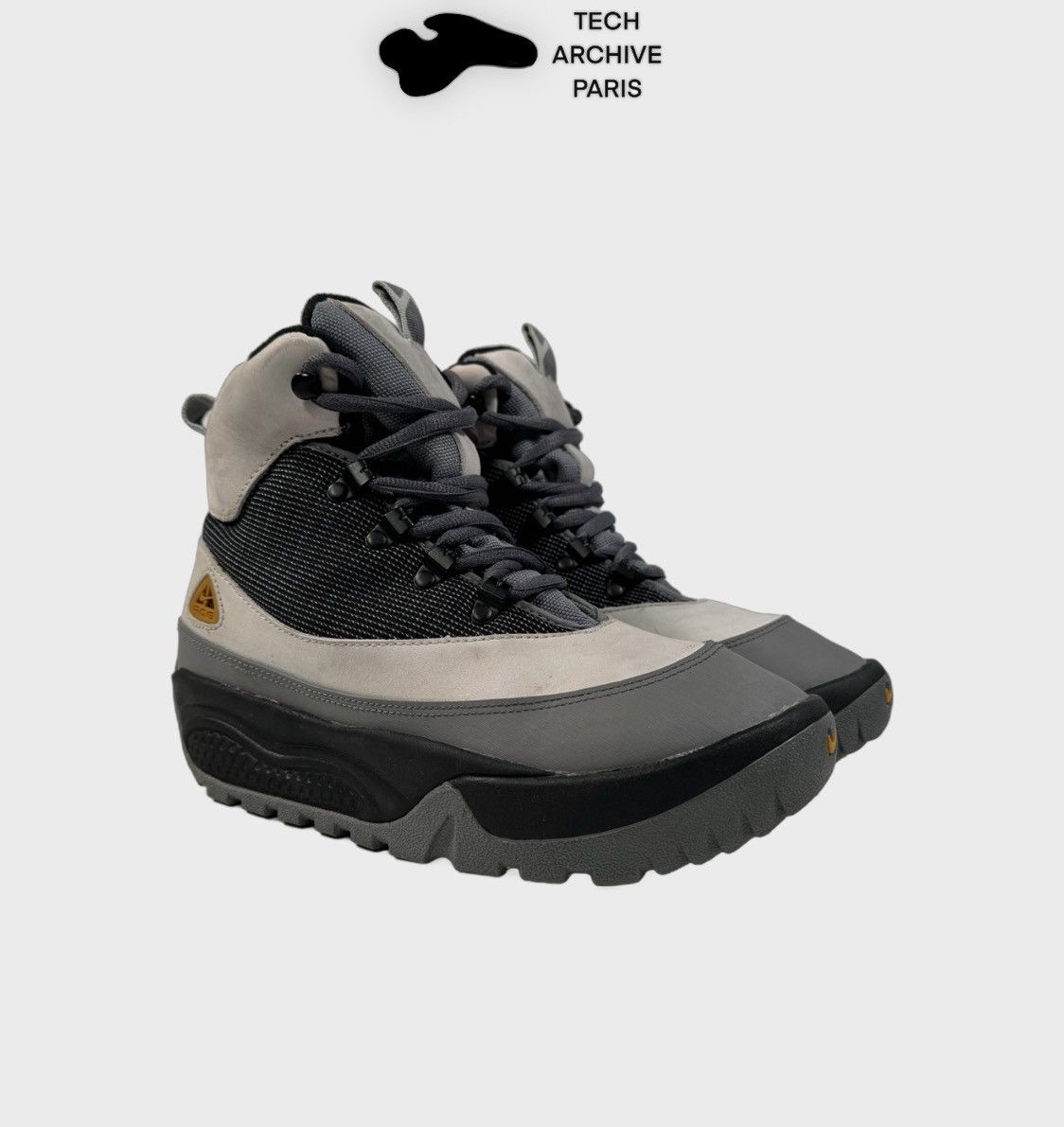 RARE 2002 vintage Nike ACG Govy Boots