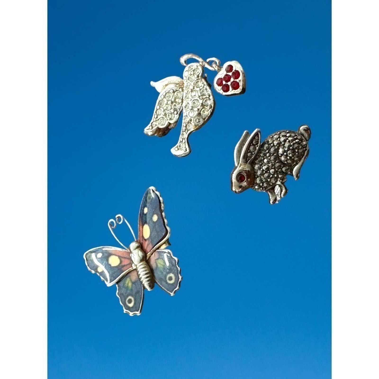 Vintage THREE Small Vintage Nature Themed Pins Size ONE SIZE - 1 Thumbnail