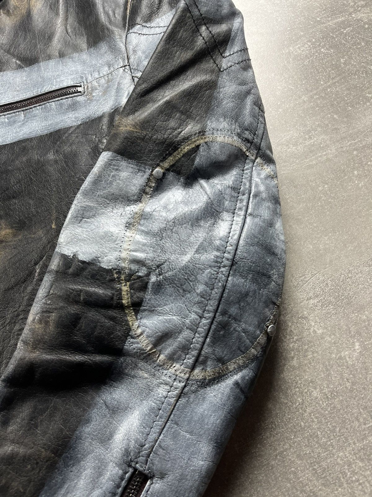 Vintage Vintage Archive Avant Garde Leather Zip Faded Cross Jacket Size US L / EU 52-54 / 3 - 4 Thumbnail