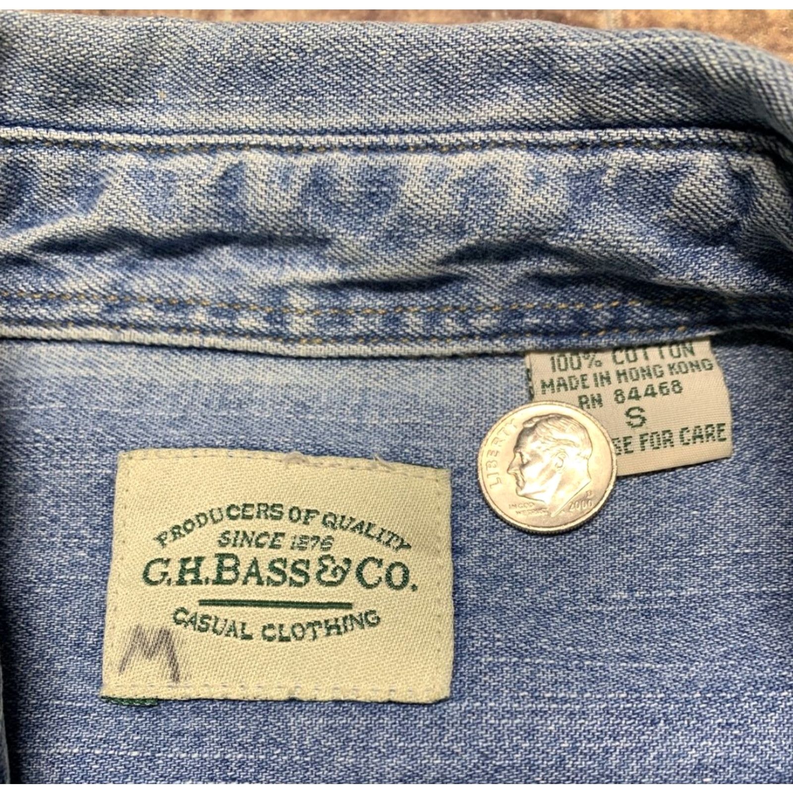 Vintage G.H. Bass Woman’s Button-Up Shirt Sky Blue Size Small 2 Front Pockets Bass Tab Womens Shirt Regular Size S / US 4 / IT 40 - 4 Thumbnail