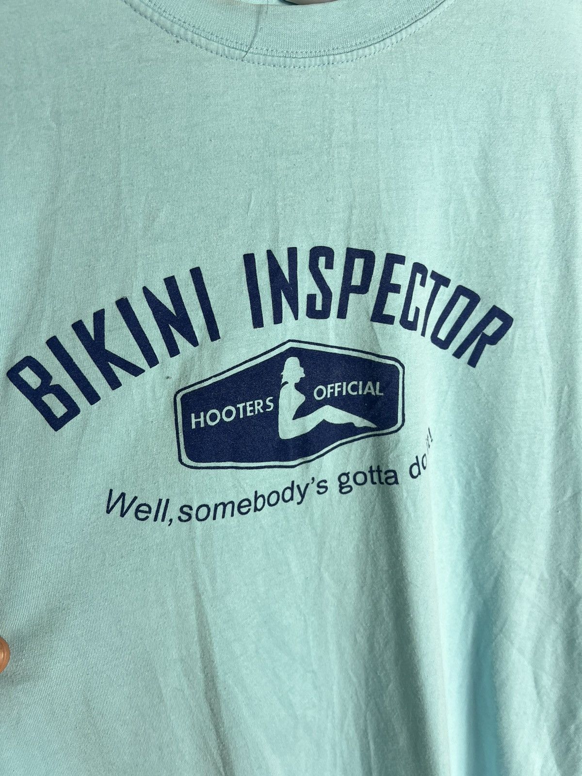 Vintage Vintage 90s Hooters Bikini Inspector Humor Tee Size US M / EU 48-50 / 2 - 5 Thumbnail
