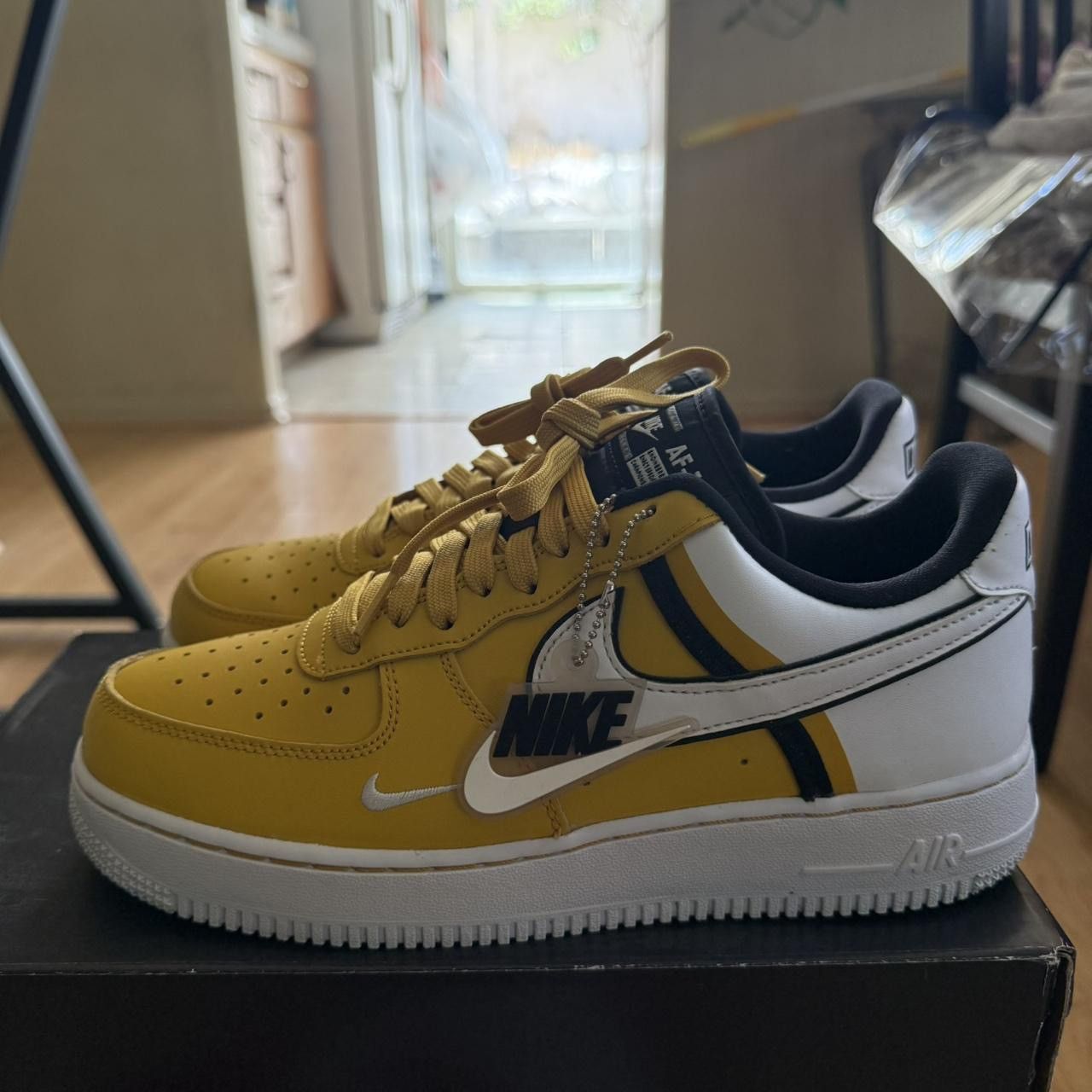 Nike 2019 nike air force 1 lv8 “dark sulfur” Size US 7.5 / EU 40-41 - 2 Thumbnail