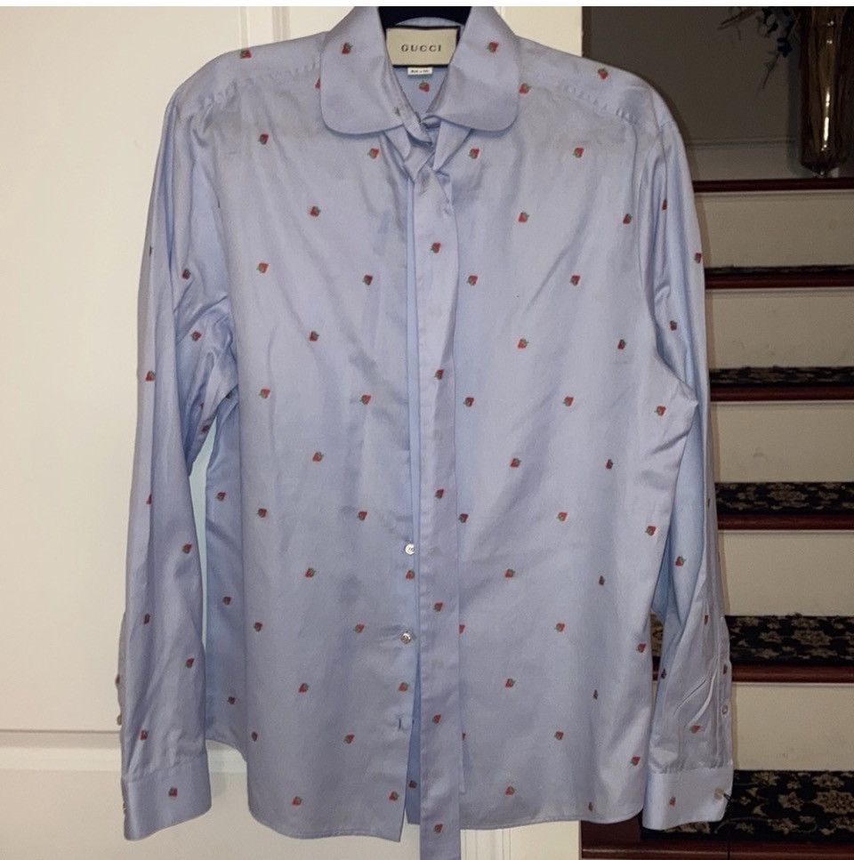 Gucci Gucci Strawberrry Printed Button Up Shirt Size XS / US 0-2 / IT 36-38 - 1 Thumbnail