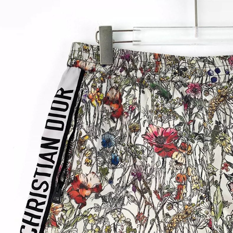 Dior Dior Multi-color floral printed casual shorts Size 26" / US 2 / IT 38 - 3 Thumbnail