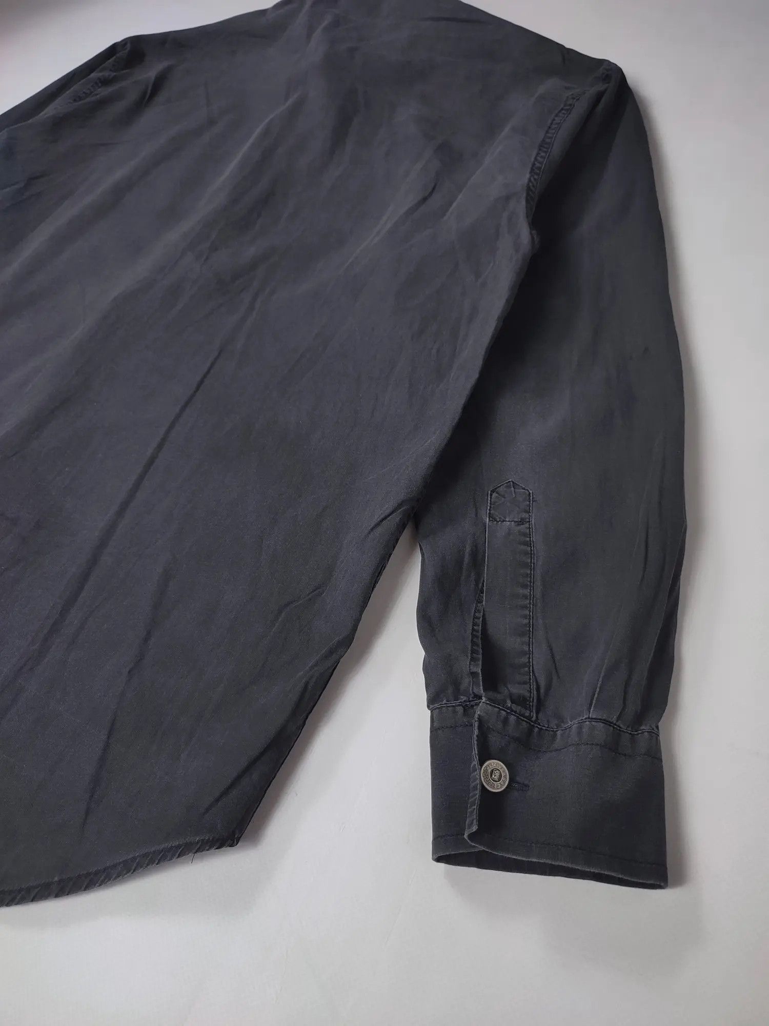 Versace × Versace Jeans Couture × Vintage Versace Classic V2 Faded shirt Size US M / EU 48-50 / 2 - 10 Thumbnail