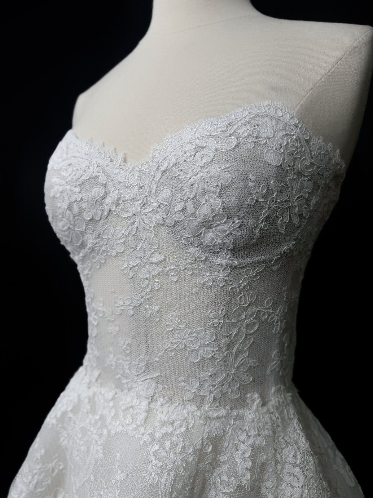 Other Preloved US 4 Anna Augusta French corded lace Bridal Gown Size S / US 4 / IT 40 - 3 Thumbnail