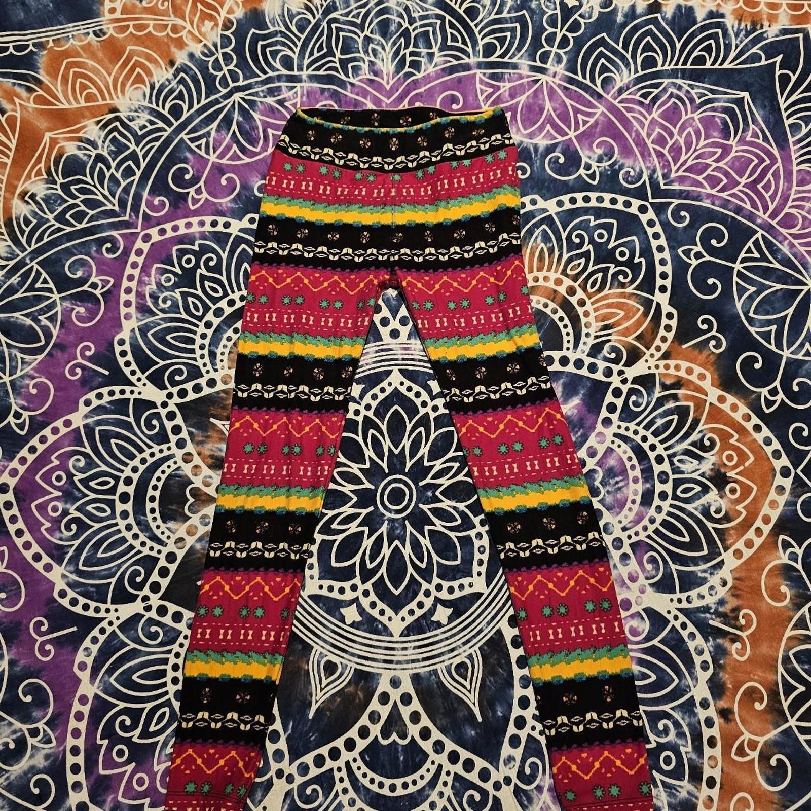 Designer LuLaRoe Women's Multi Colored Legging Size 30" / US 8 / IT 44 - 1 Thumbnail