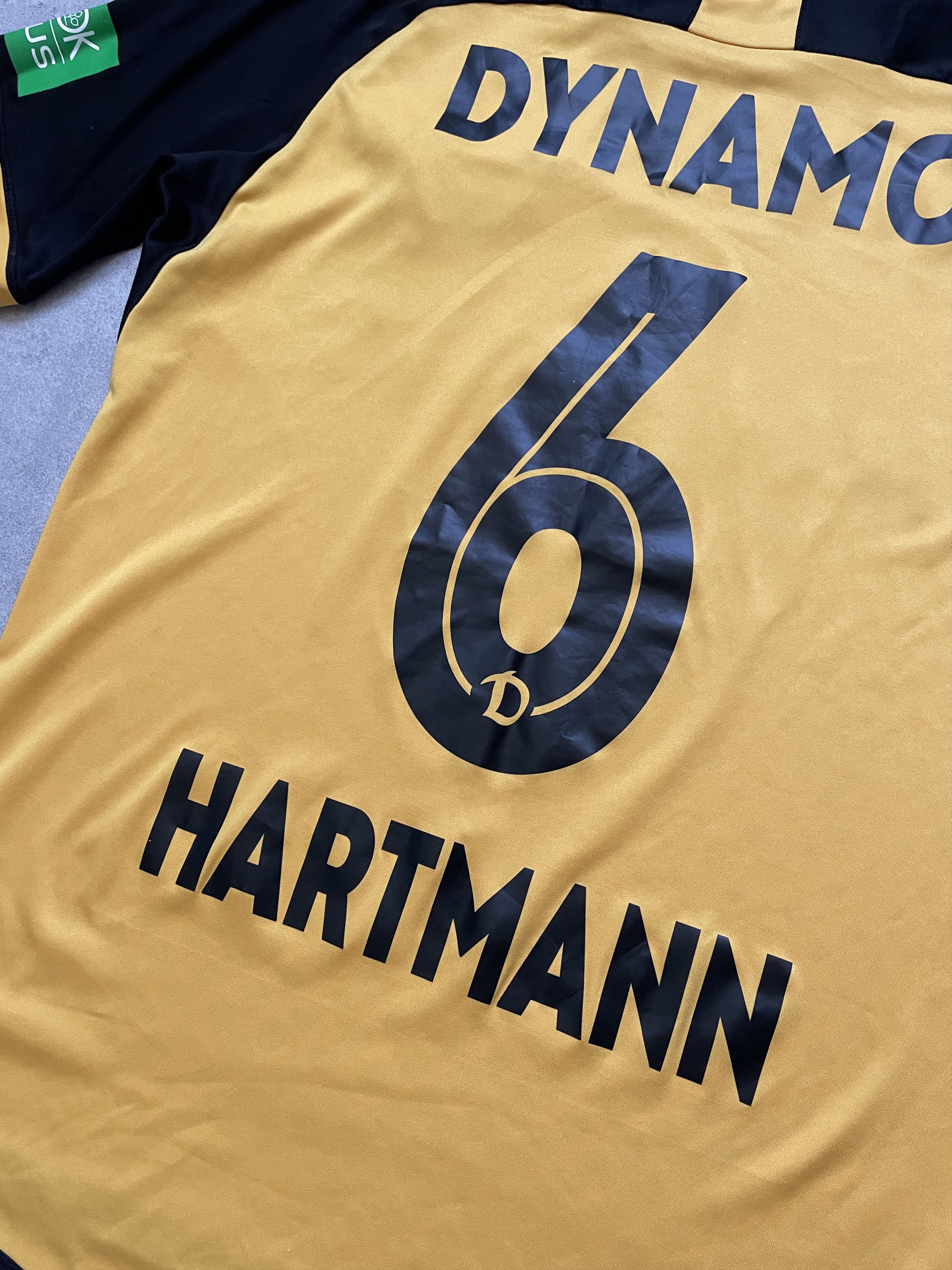 Other DYNAMO DRESDEN CRAFT HARMANN 6 BLOKE SOCCER JERSEY Size US L / EU 52-54 / 3 - 9 Thumbnail