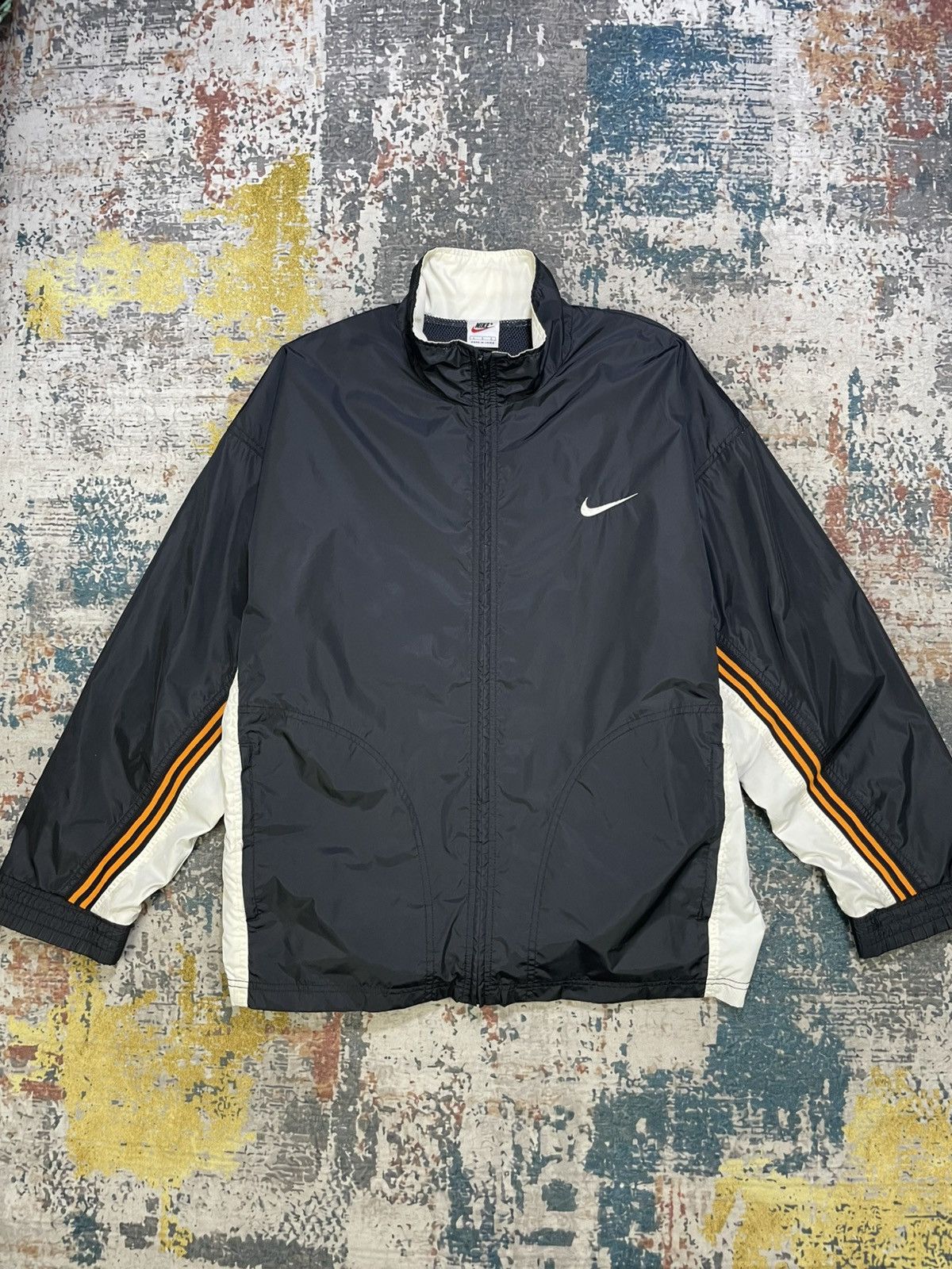 Nike Vtg 90s Nike Swoosh Back Hit Spellout Windbreaker Jacket Size US L / EU 52-54 / 3 - 3 Thumbnail