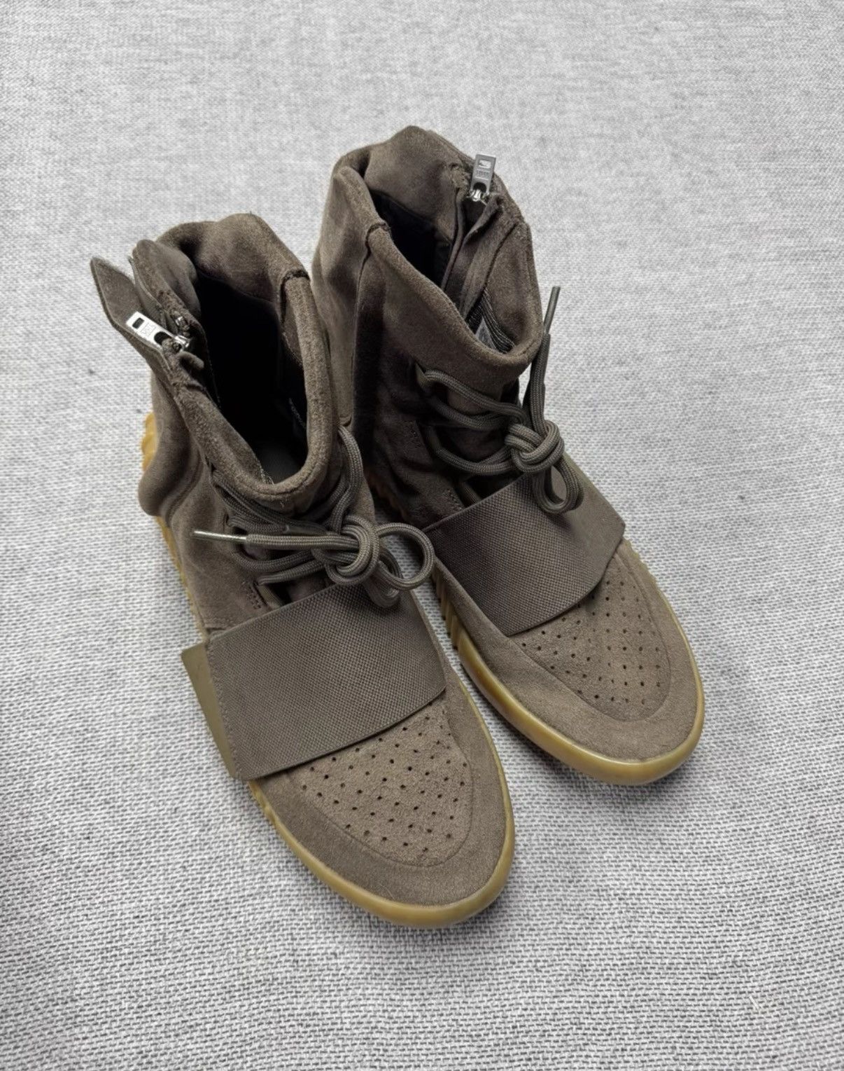 Adidas Adidas Yeezy 750 Light Brown Gum K37 Size US 10.5 / EU 43-44 - 9 Thumbnail
