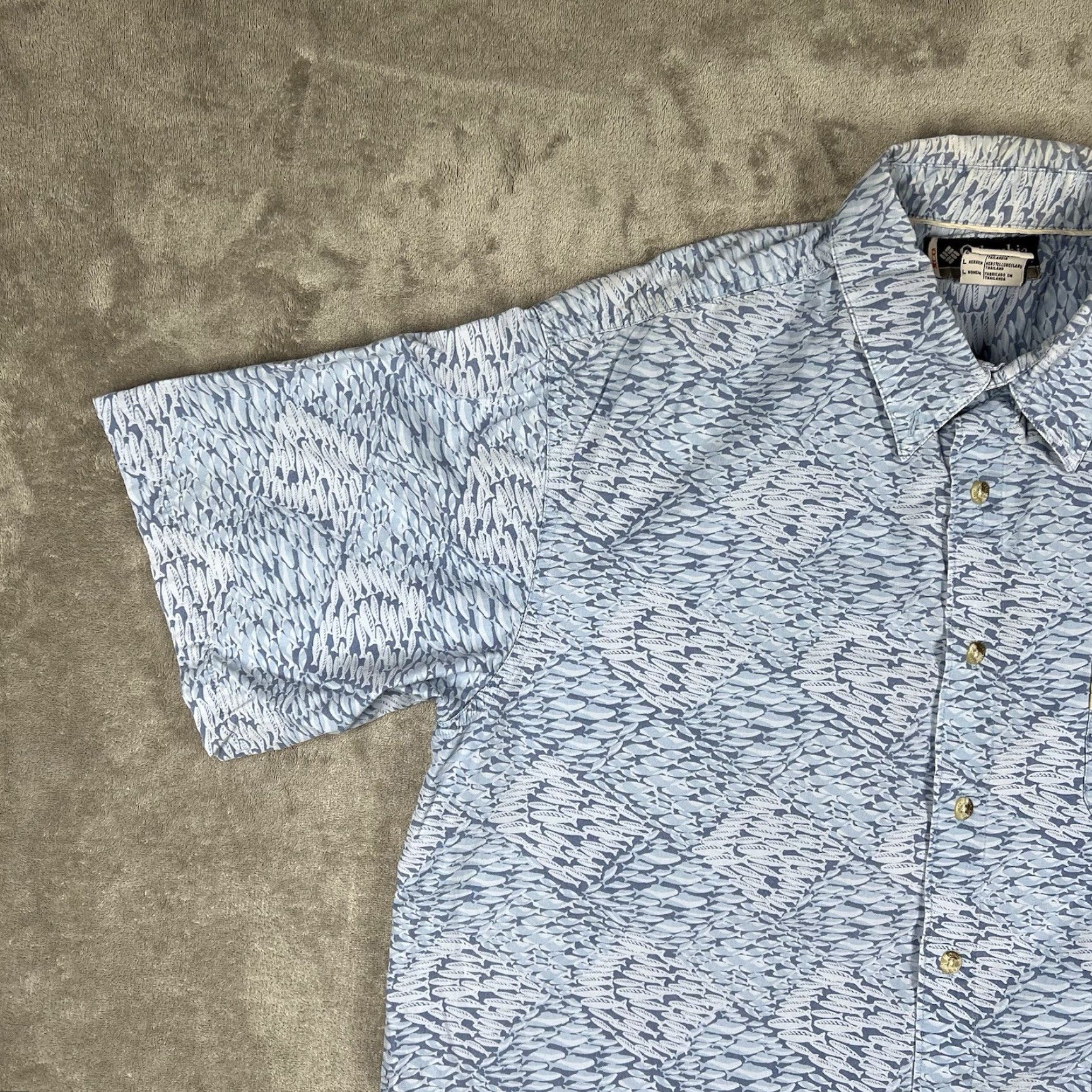 Vintage Columbia XCO Button Up Shirt Men’s Large Blue Fish All Over Print Casual Workwear Button-Down Collared Short Sleeve Pockets Cotton Vintage: No Size US L / EU 52-54 / 3 - 2 Thumbnail