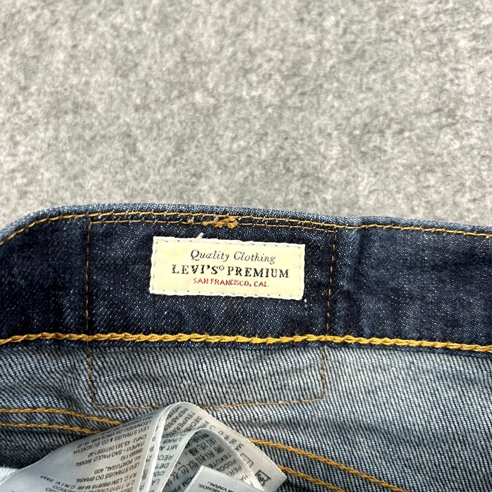 Levi's Levi's 512 Jeans Slim Tapered 31 30 Dark Wash Blue Indigo Stretch Denim Casual Size US 31 - 7 Thumbnail