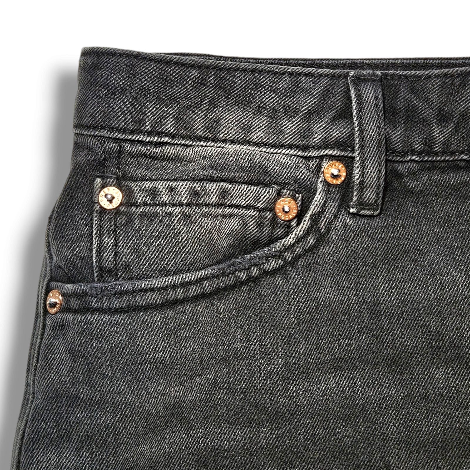 Free People EUC Free People Mini Zip It Up Skirt Sz. 4 Washed Black Size 27" / US 4 / IT 40 - 9 Thumbnail