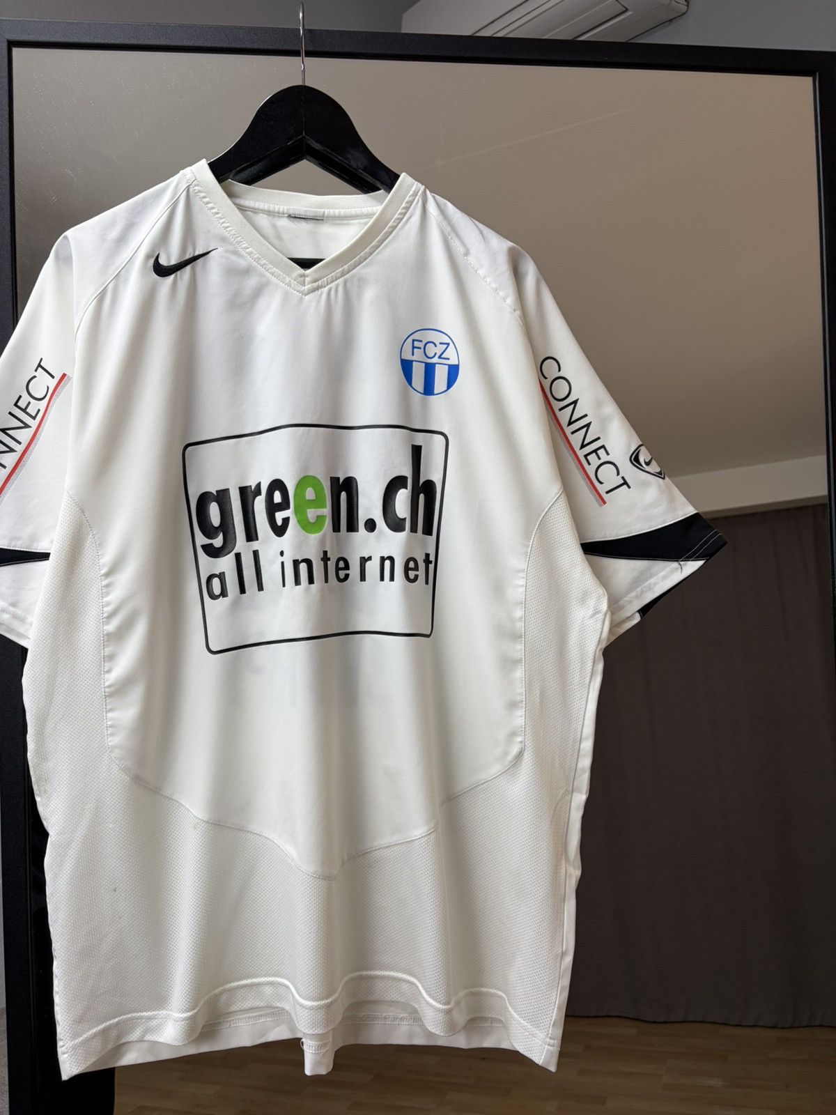 Nike Vintage Nike FC Zurich Jersey Y2K Football Shirt SwissLeague Size US XL / EU 56 / 4 - 3 Thumbnail
