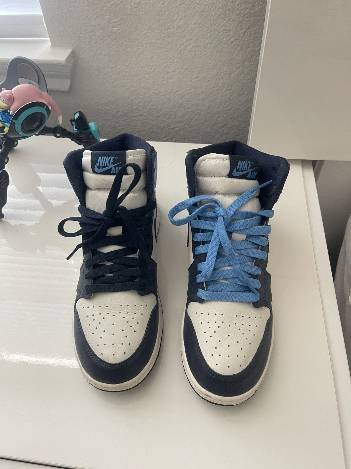 Nike Jordan 1 Retro High Obsidian Size US 7 / EU 40 - 1 Thumbnail