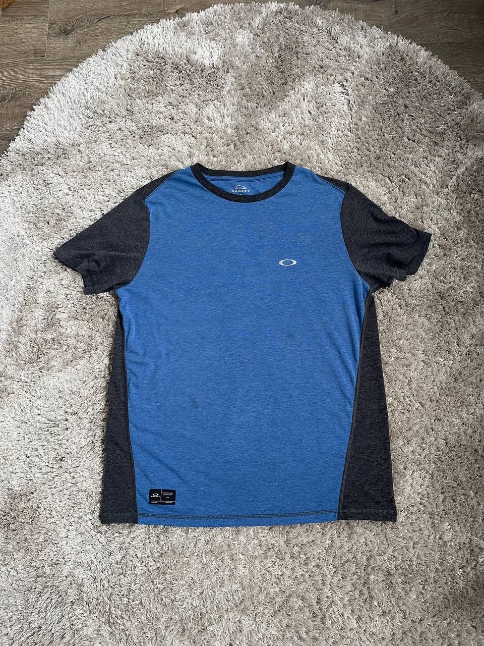 Oakley × Streetwear × Vintage vintage oakley logo tee 90s Size US L / EU 52-54 / 3 - 2 Thumbnail