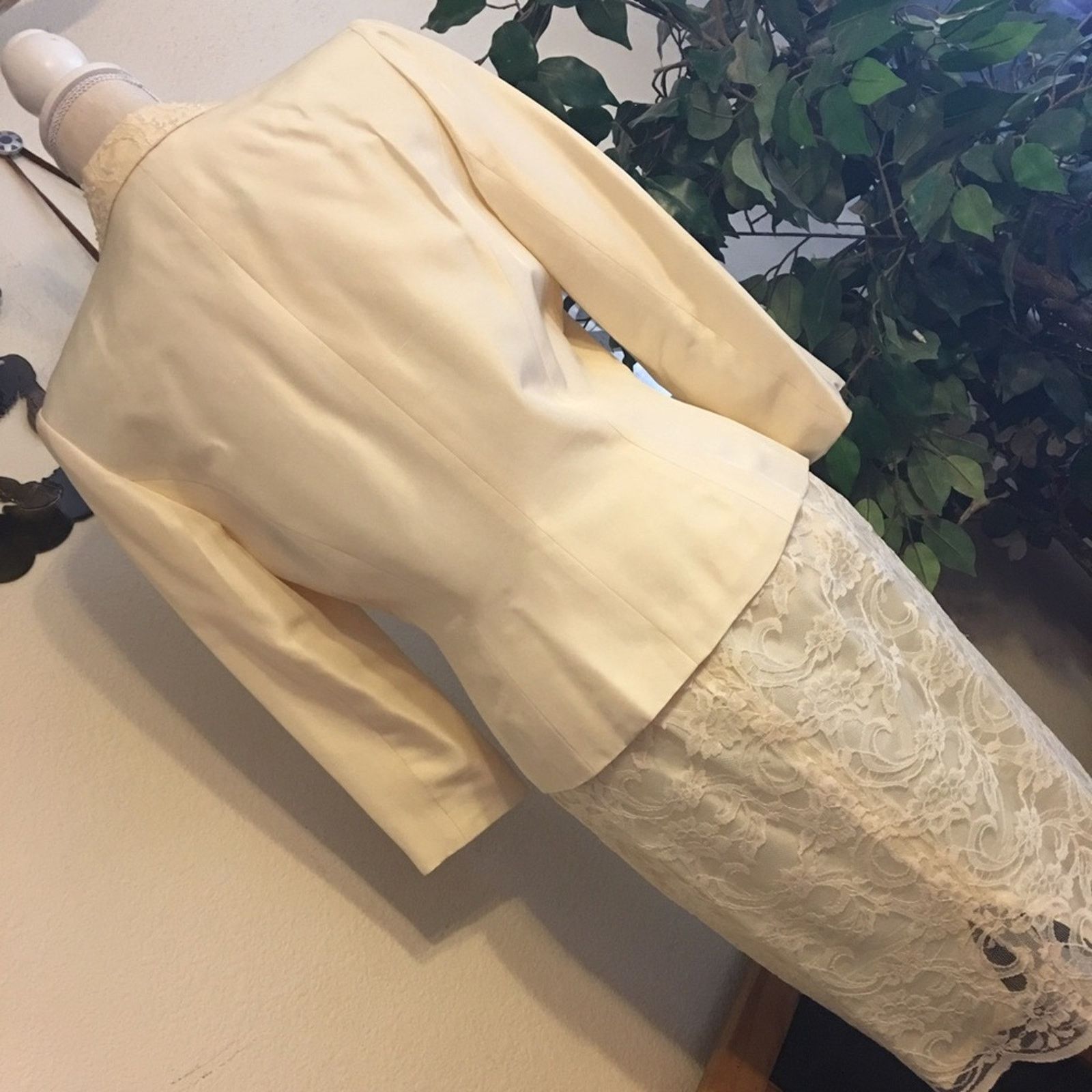 Designer KIR elegant cream lace beaded skirt suit set 6 Size M / US 6-8 / IT 42-44 - 5 Thumbnail