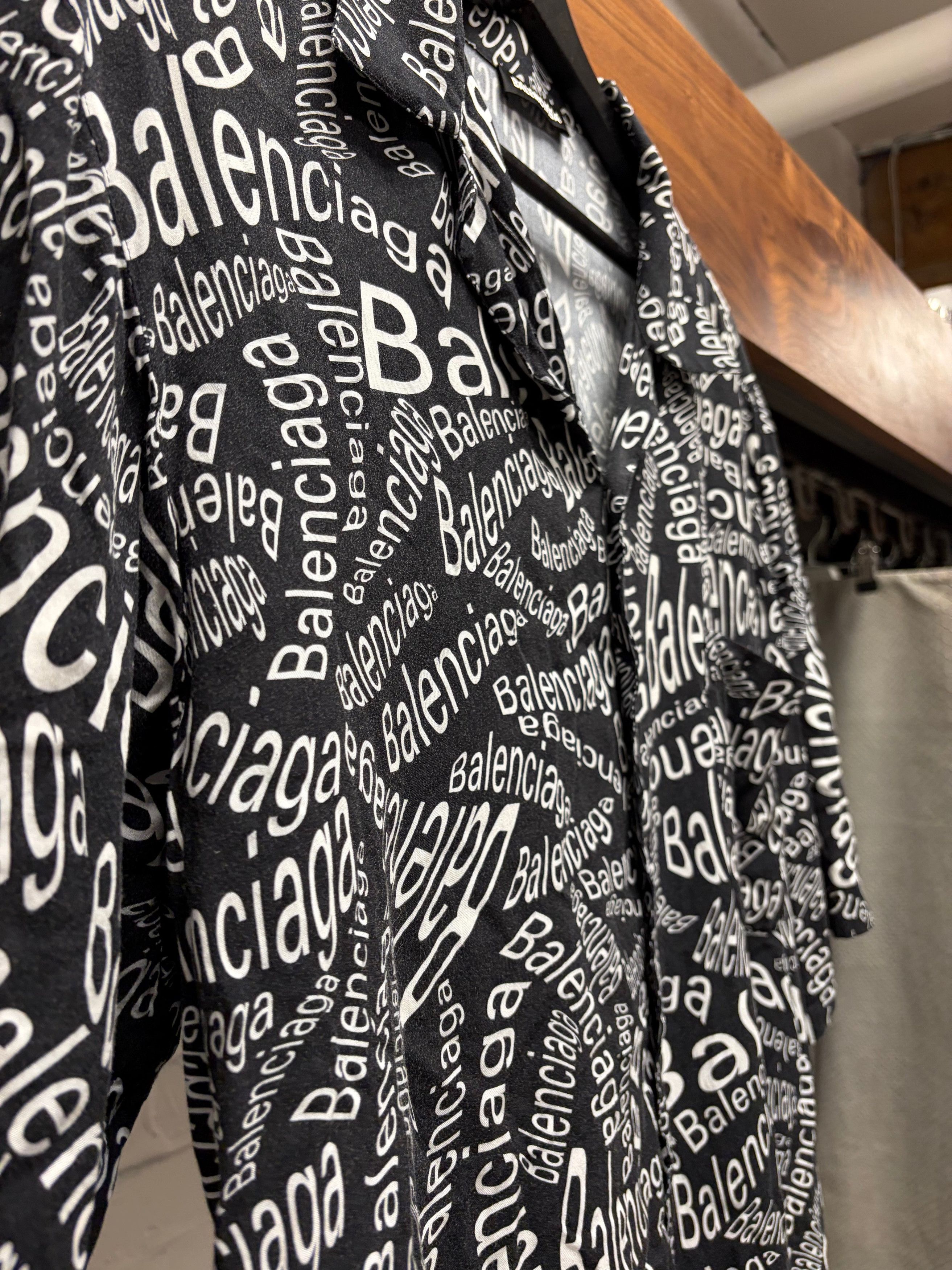 Balenciaga Balenciaga ‘All Over Logo’ Black Button Down Shirt Size US M / EU 48-50 / 2 - 2 Thumbnail