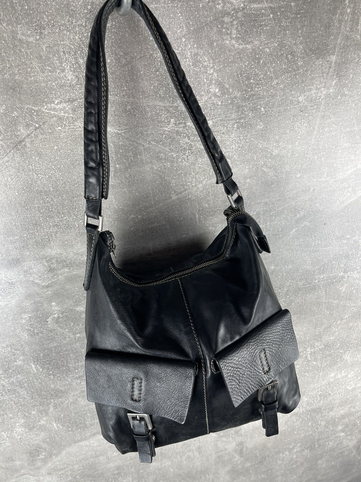 Vintage Avant Garde Vintage Coccinelle Leather Shoulder Bag Black Size ONE SIZE - 5 Thumbnail