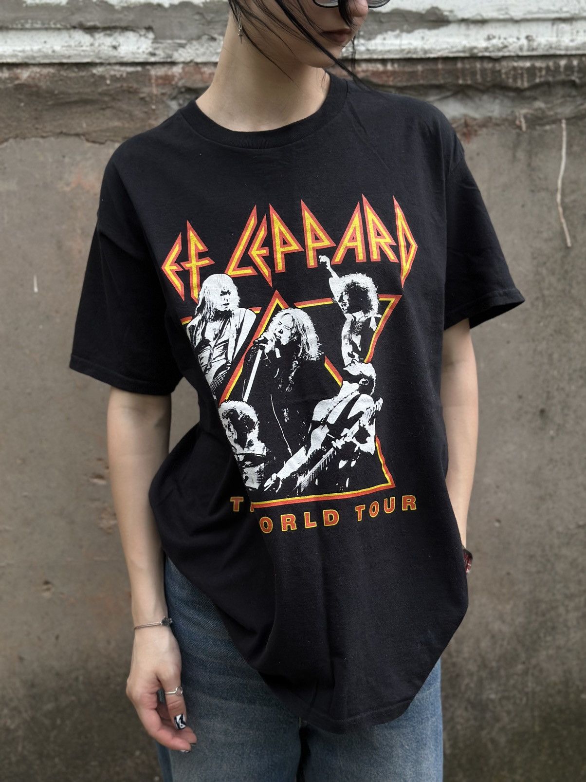 Japanese Brand VTG Adult Def Leppard T-shirts Big Logo Band Rock Tour 00s Size US L / EU 52-54 / 3 - 1 Thumbnail