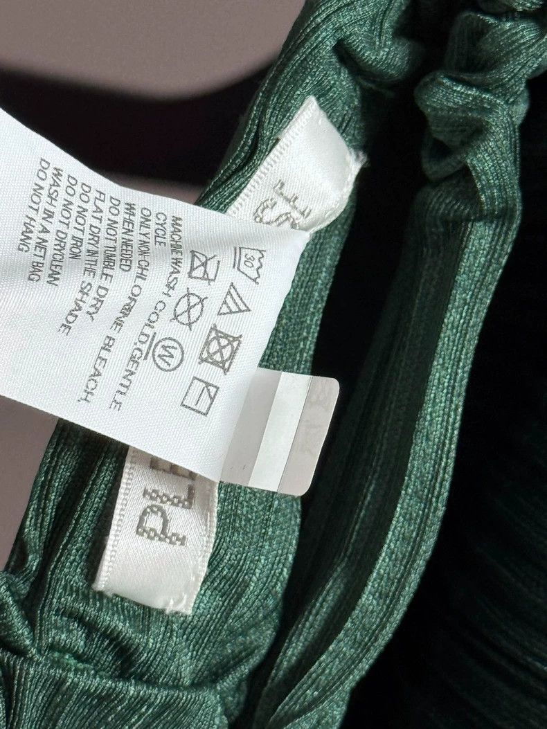 Issey Miyake Issey Miyake size:3 Green horizontal striped skirt Size 22" - 4 Thumbnail