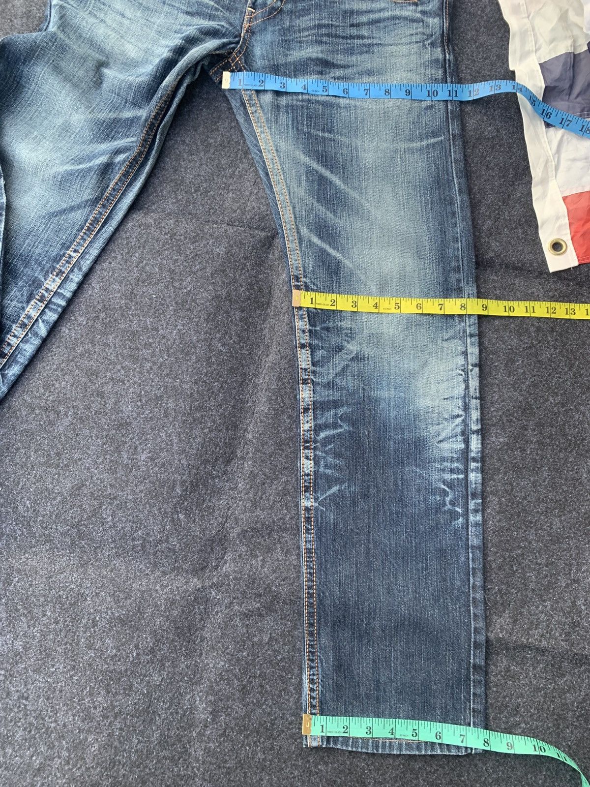 Edwin Edwin exclusive vintage leather pocket & nice faded blue. Size US 30 / EU 46 - 5 Thumbnail