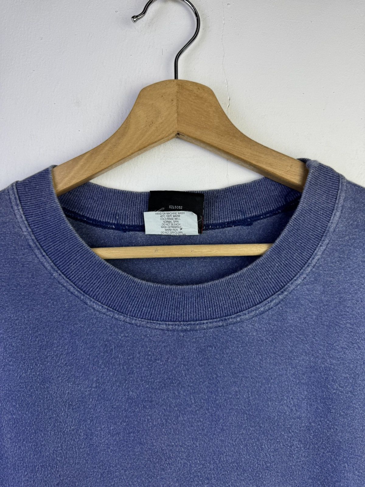 vintage 90s Canterbury of New Zealand rainbow logo t-shirt