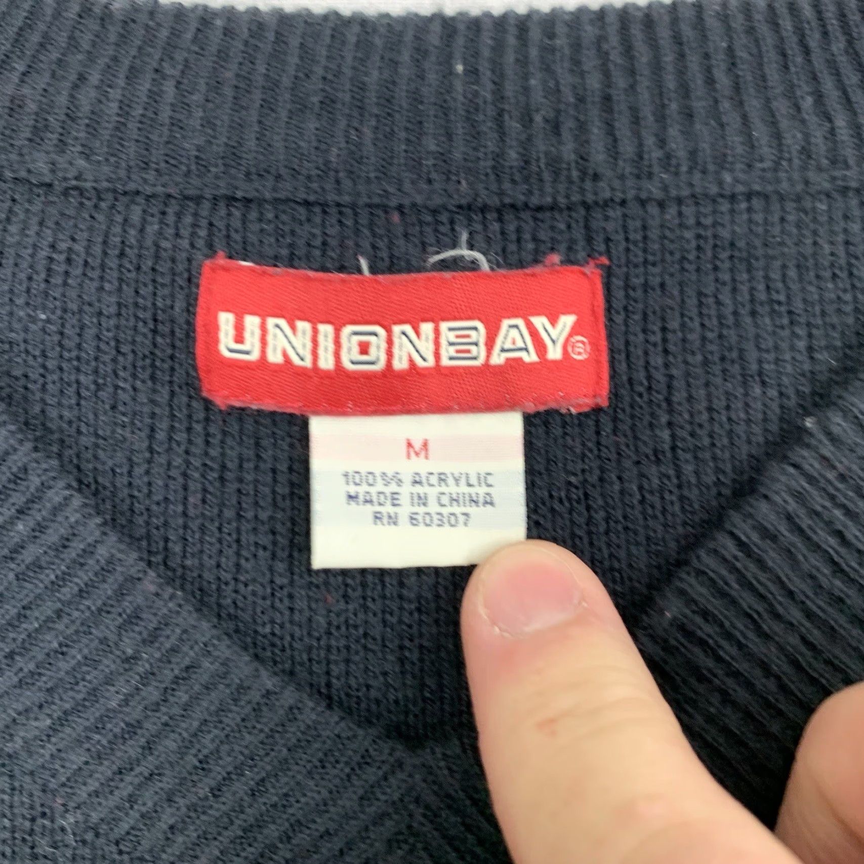 Vintage VINTAGE UNIONBAY Red Pullover Sweater Adult Medium V-Neck Grunge Skater USA Mens Size US M / EU 48-50 / 2 - 3 Thumbnail