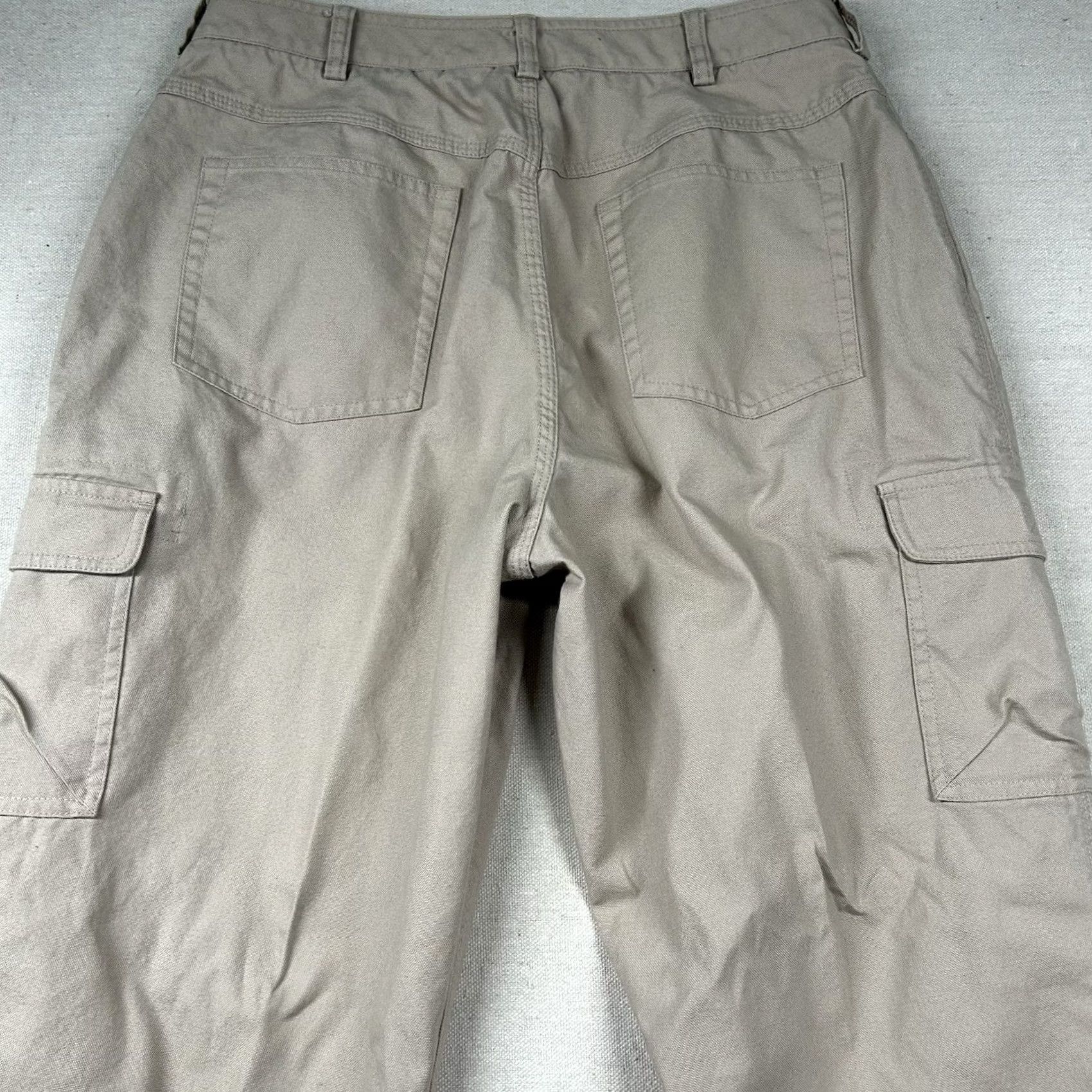 Duluth Trading Company VINTAGE Duluth Trading Co. Pants Womens 12x33 Beige Canvas Cargo Outdoor 32x31 Straight 31 in Mens Womens Girls Size 34" / US 12 / IT 48 - 6 Thumbnail