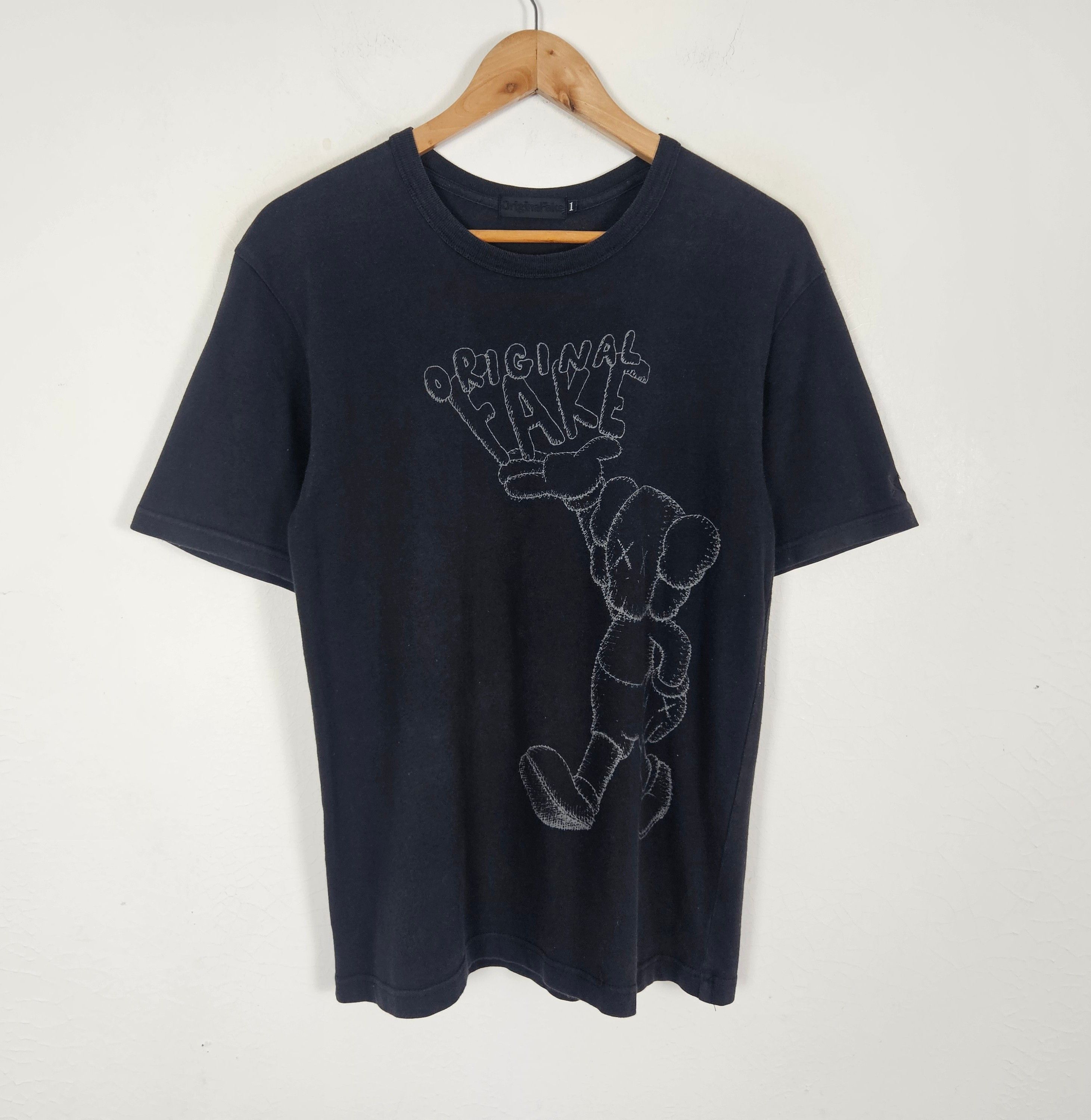 Kaws Original Fake Kaws shirt Size US S / EU 44-46 / 1 - 2 Thumbnail