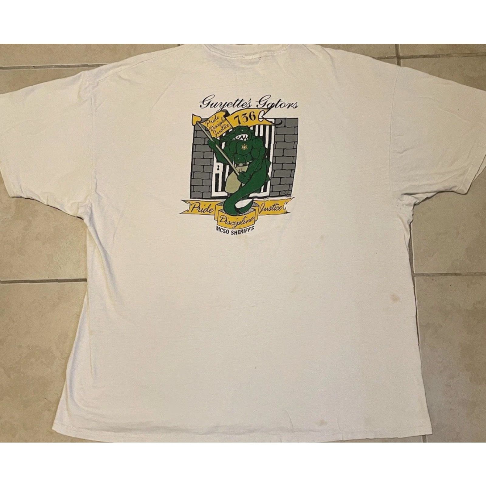 Vintage Vtg 90s Maricopa County Sheriff Academy Faded Distress Shirt 3X Arizona Police Shirt T-Shirt White 3XL Mens Graphic Tee Vintagestyle Size US XXL / EU 58 / 5 - 2 Thumbnail