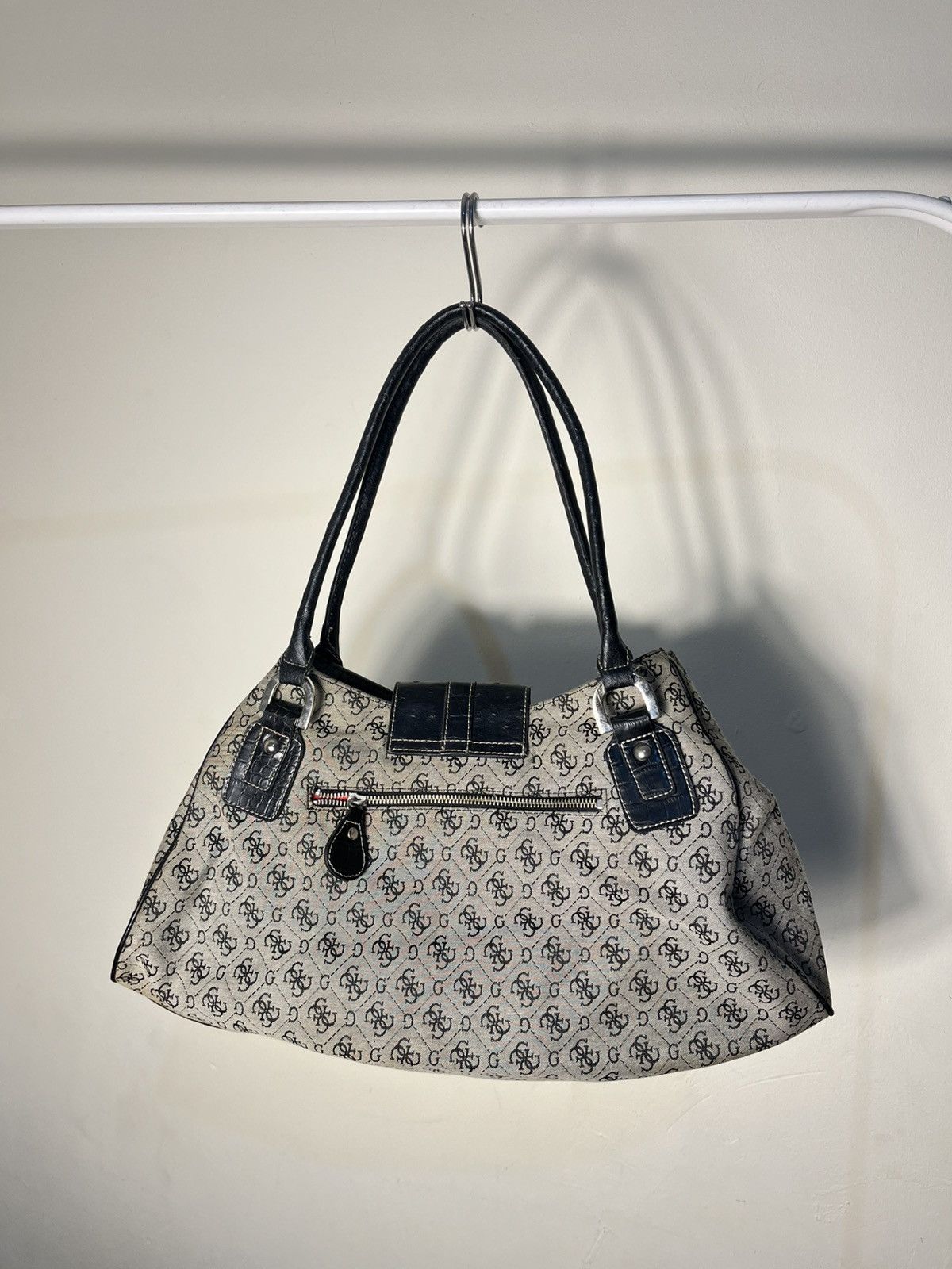 Guess Vtg guess buckled bag Size ONE SIZE - 10 Thumbnail