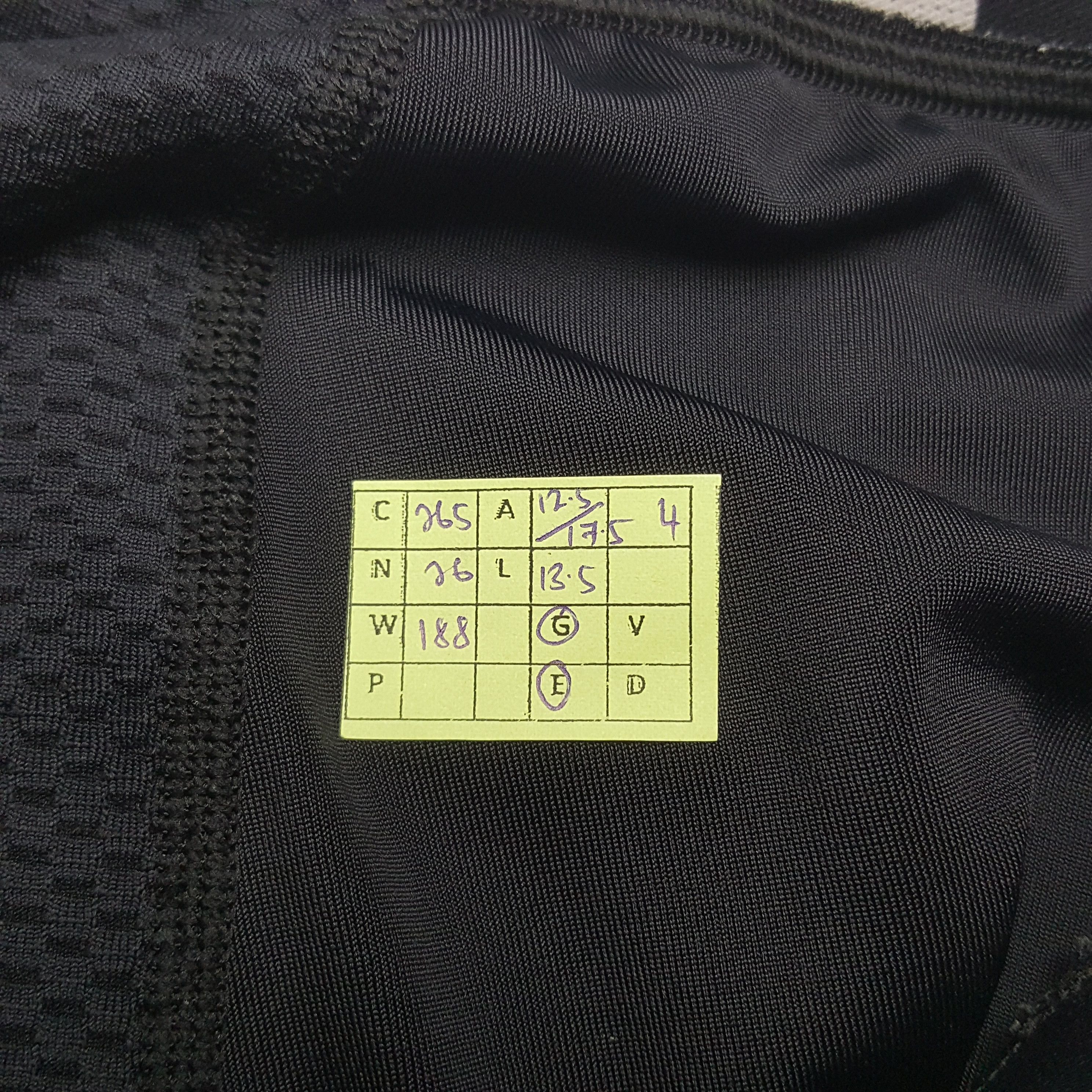 Under Armour × Vintage Vintage Under Armour Safety Pads Sports Underwear Size US 35 - 8 Thumbnail