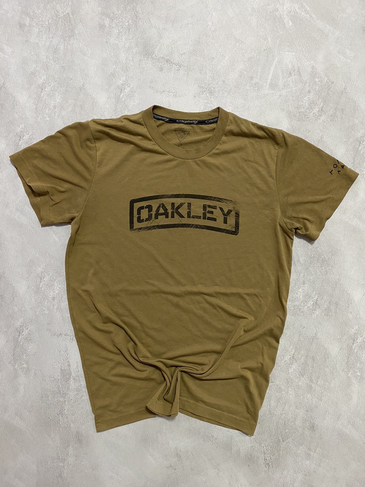 Oakley 🫒 Vintage 90s T-Shirt OAKLEY Olive Printed Size US L / EU 52-54 / 3 - 1 Thumbnail