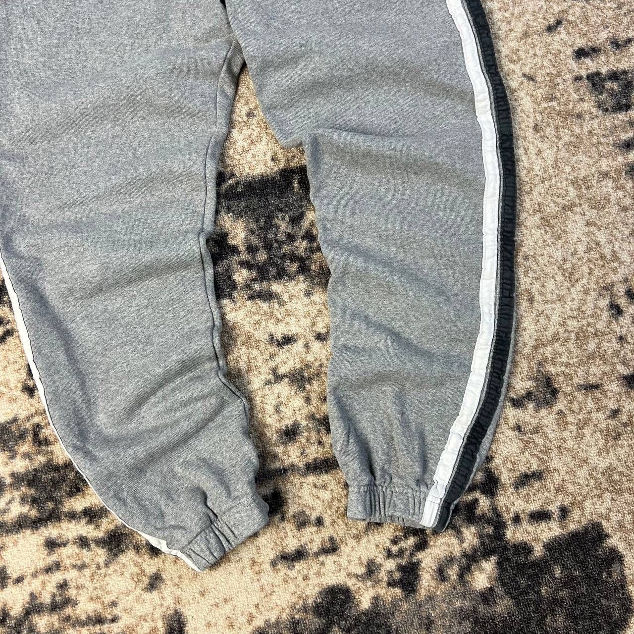 Nike Nike Big Embroidered Logo Baggy Sweatpants Size US 30 / EU 46 - 4 Thumbnail